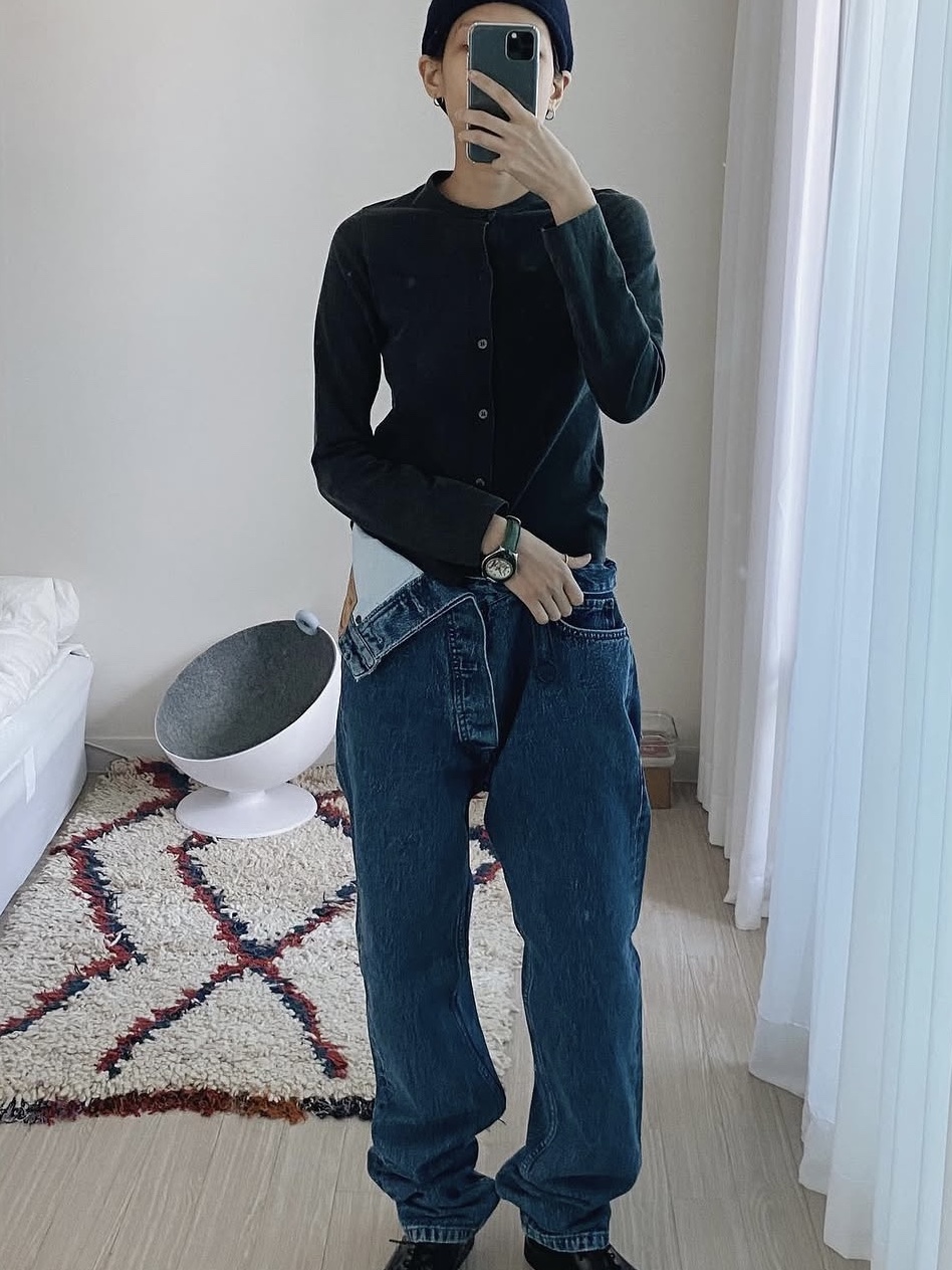 Y/Project Asymmetric Waist Jeans Heavy SW Blue - 23FW 착용 스타일 - 1