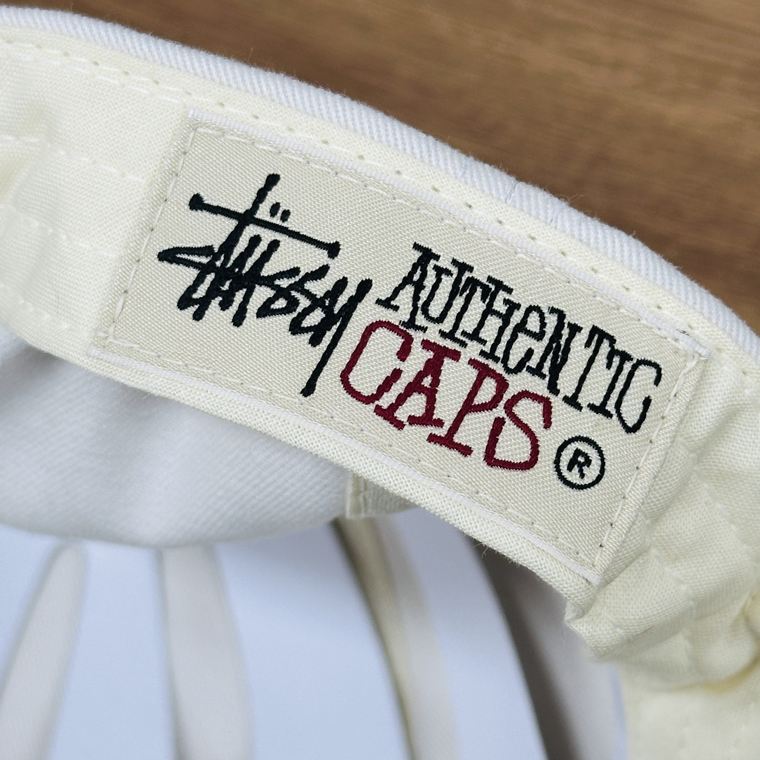 Stussy Chenille S Low Pro Cap Natural 착용 스타일 - 4
