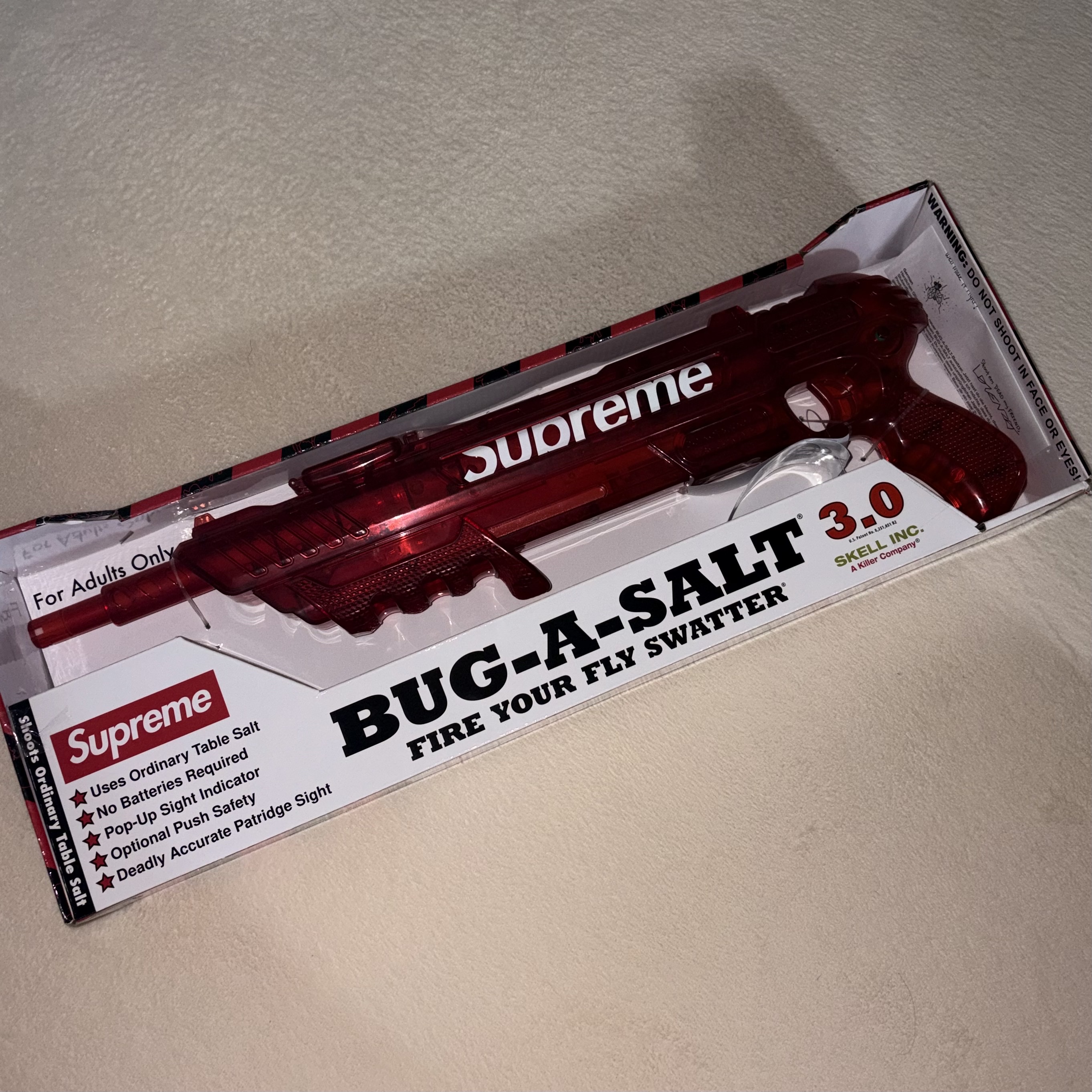 Supreme x Bug-A-Salt 3.0 Red - 26SS 착용 스타일