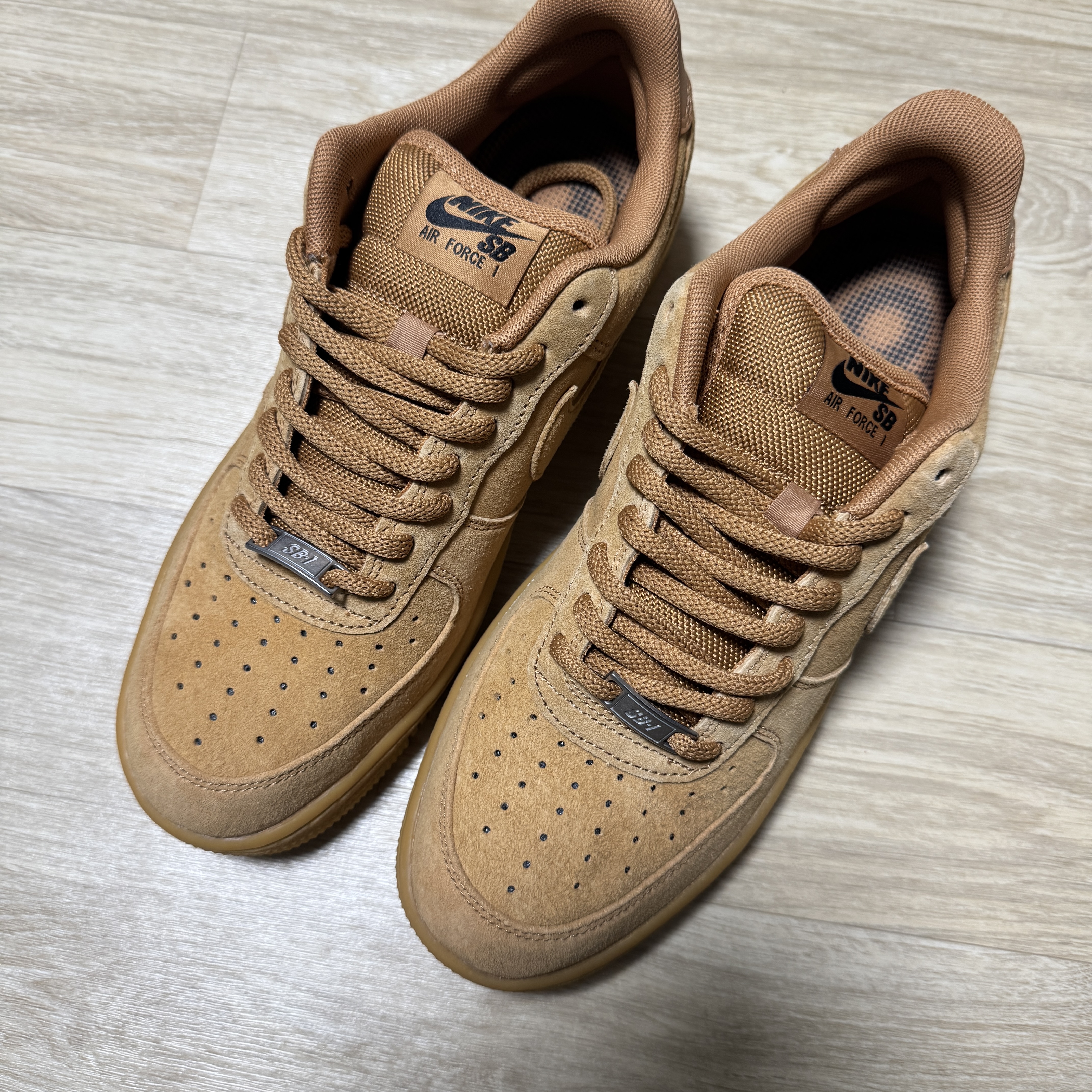 Nike SB Air Force 1 Low Flax and Black 착용 스타일 - 1