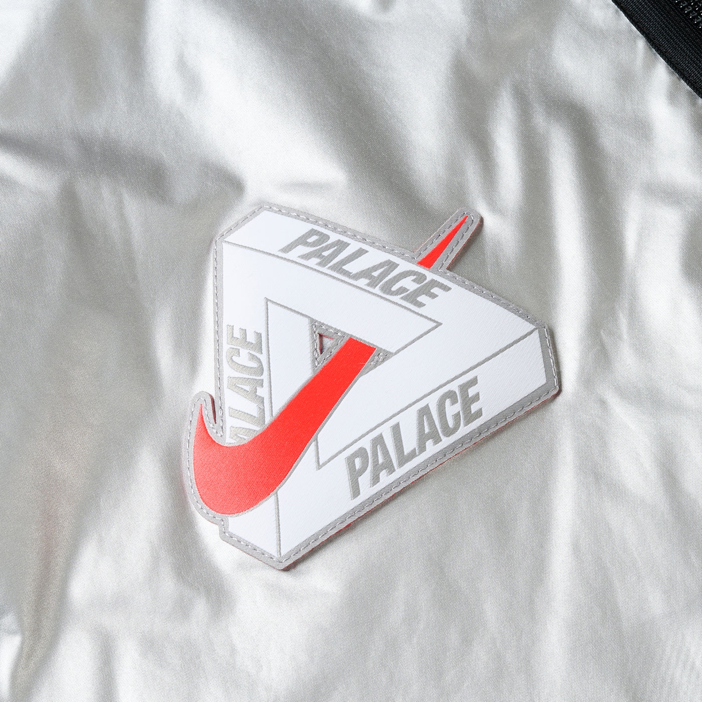 Palace x Nike England Dri-Fit Academy Anthem Jacket Pewter Grey Bright Crimson 착용 스타일 - 2