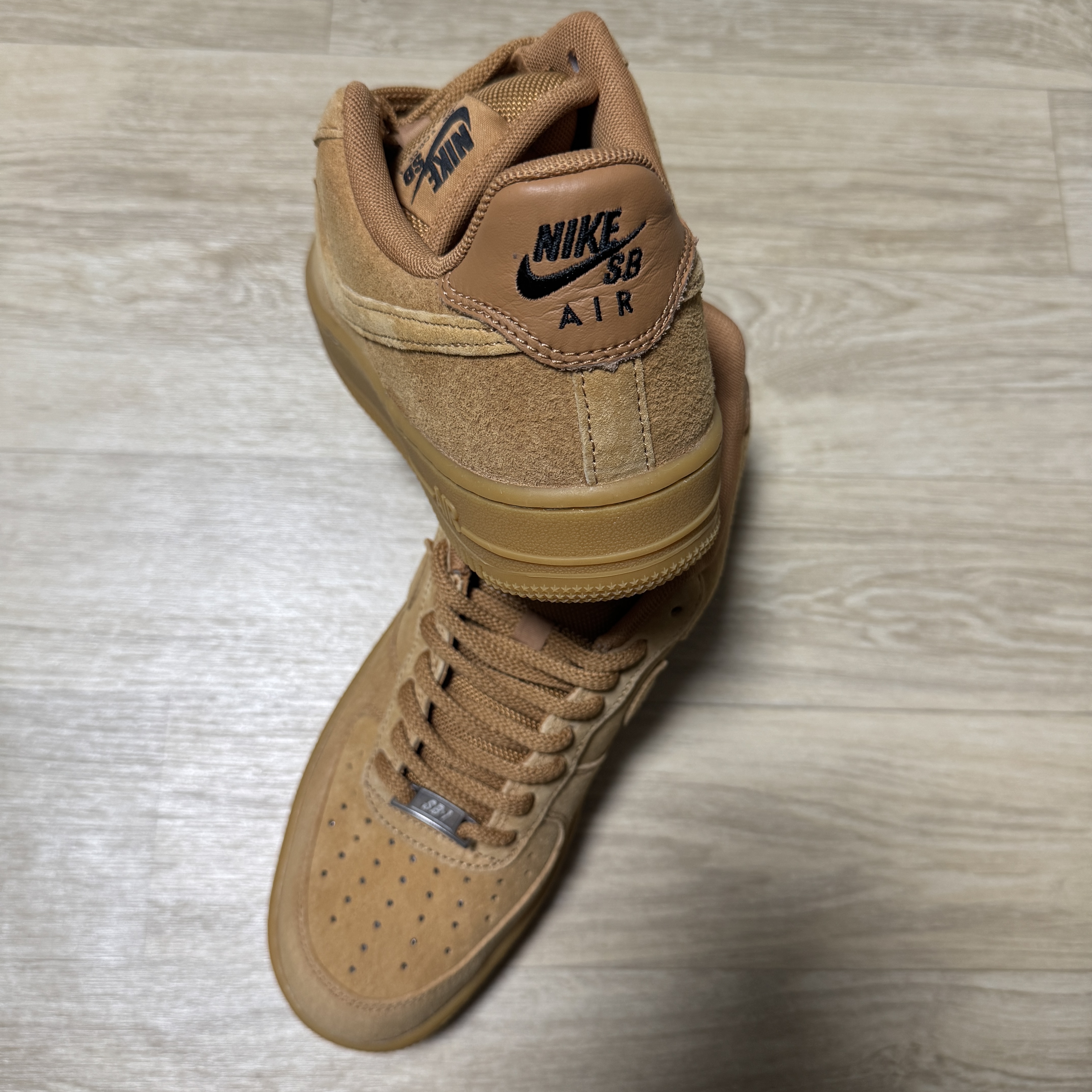 Nike SB Air Force 1 Low Flax and Black 착용 스타일 - 2