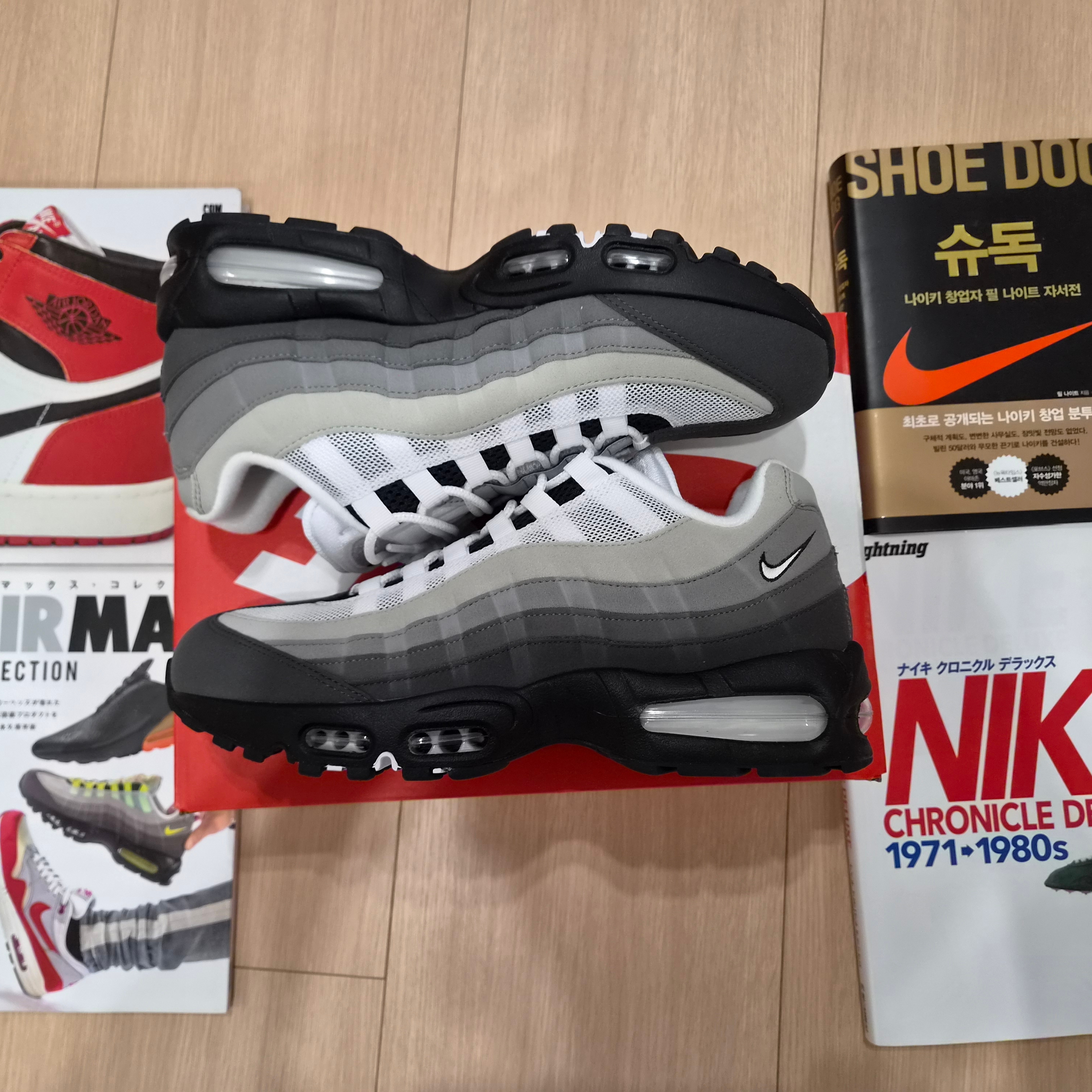 Nike Air Max 95 OG Black White 착용 스타일