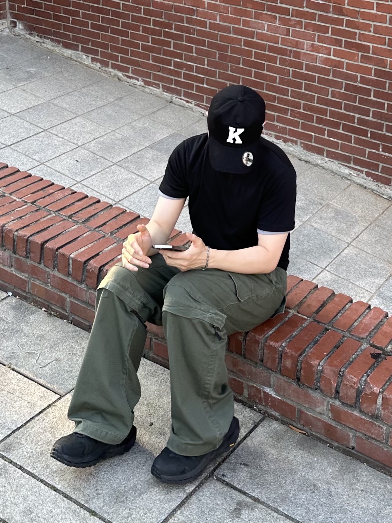 Kamien x KOIN SEOUL K Logo Ball Cap Black, Hoka Kaha 2 Low Gore-Tex Black 착용 스타일 - 4
