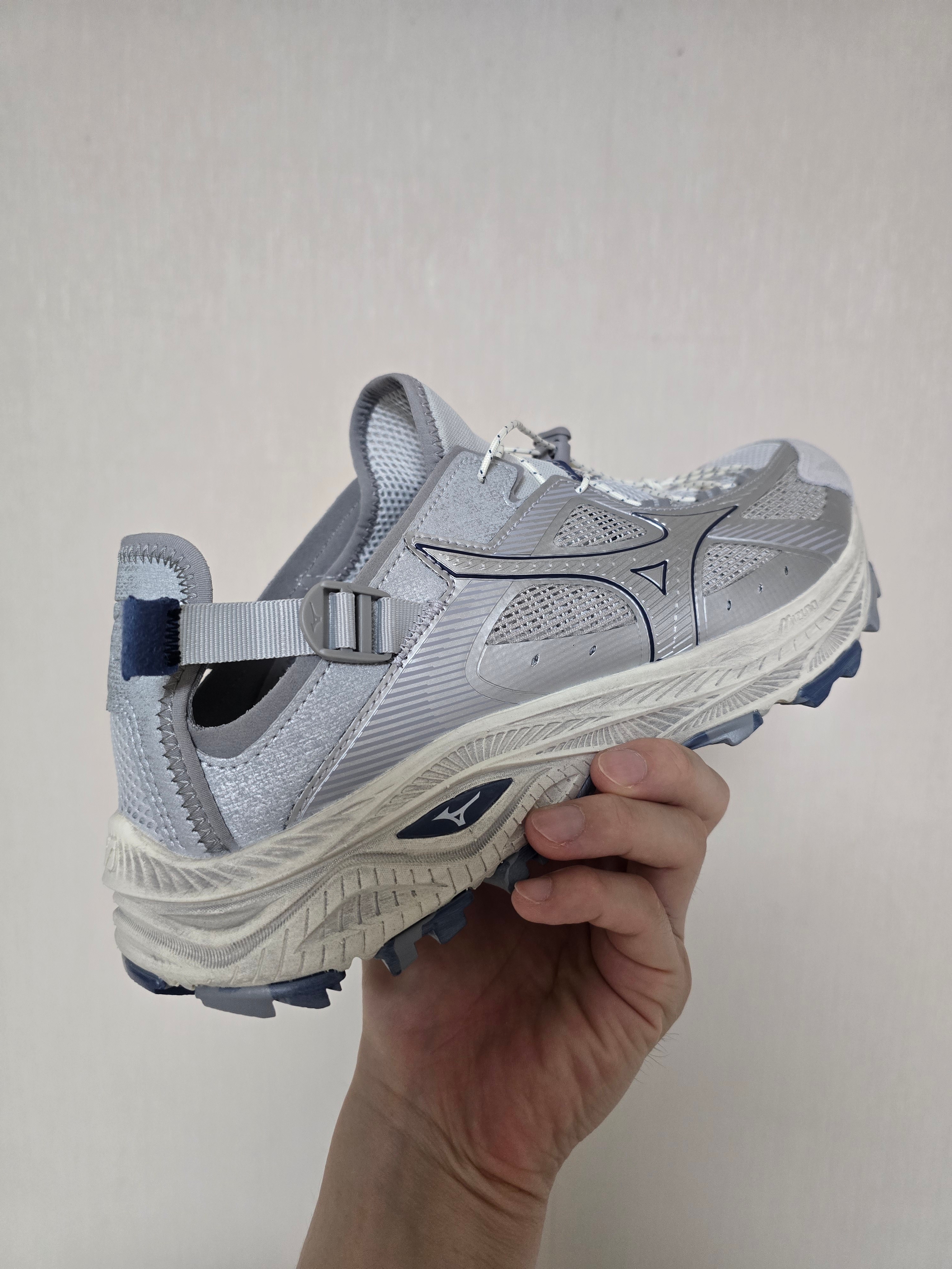 Mizuno Racer Trail SE V2 Silver Grey 착용 스타일 - 3