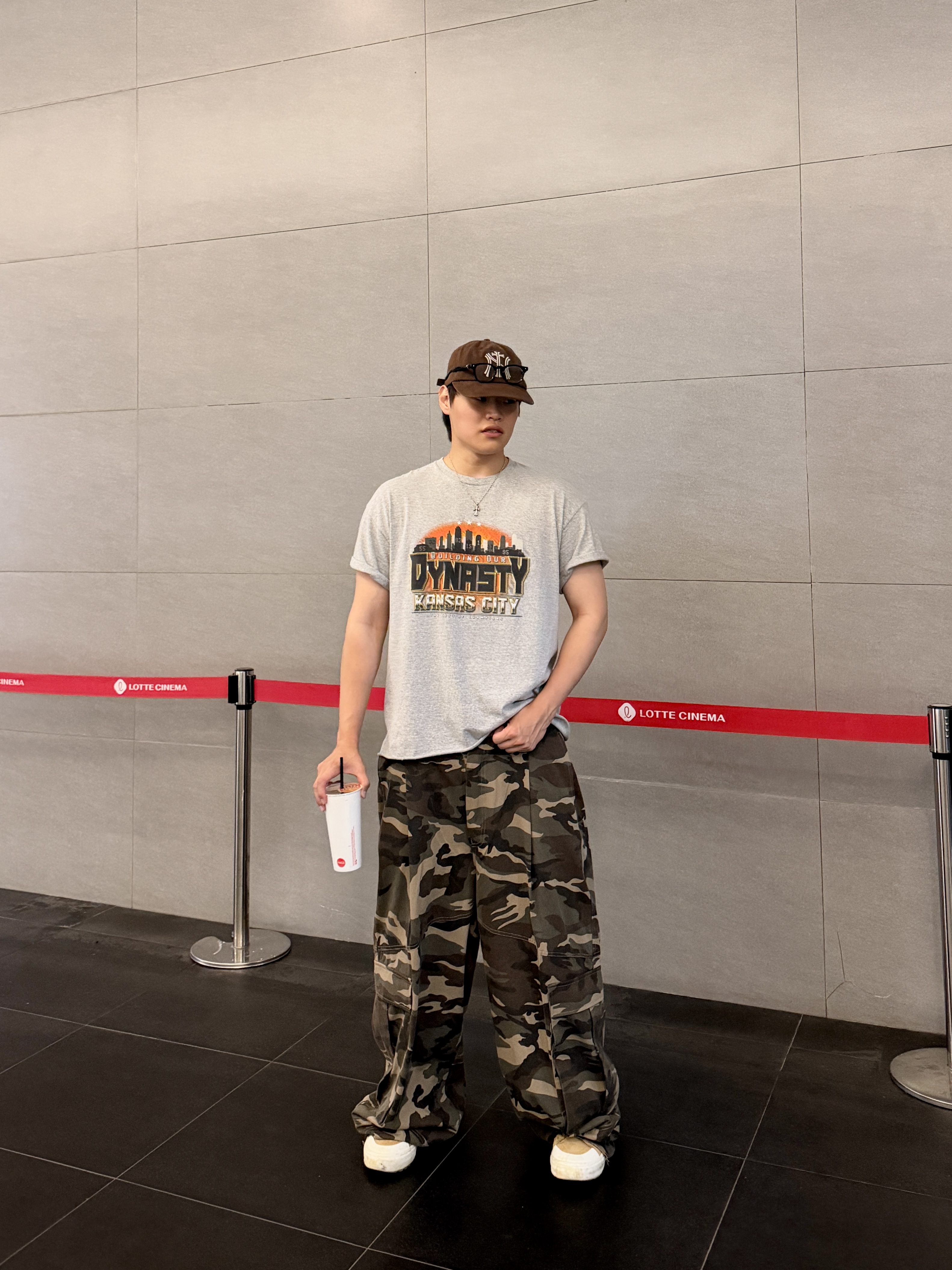 ETCE Ny Cross Washed Cap Brown, Undermycar Mu.54 Anti Fxxking Logo Play Big Cargo Camo Pants Camo Mocha 착용 스타일 - 3
