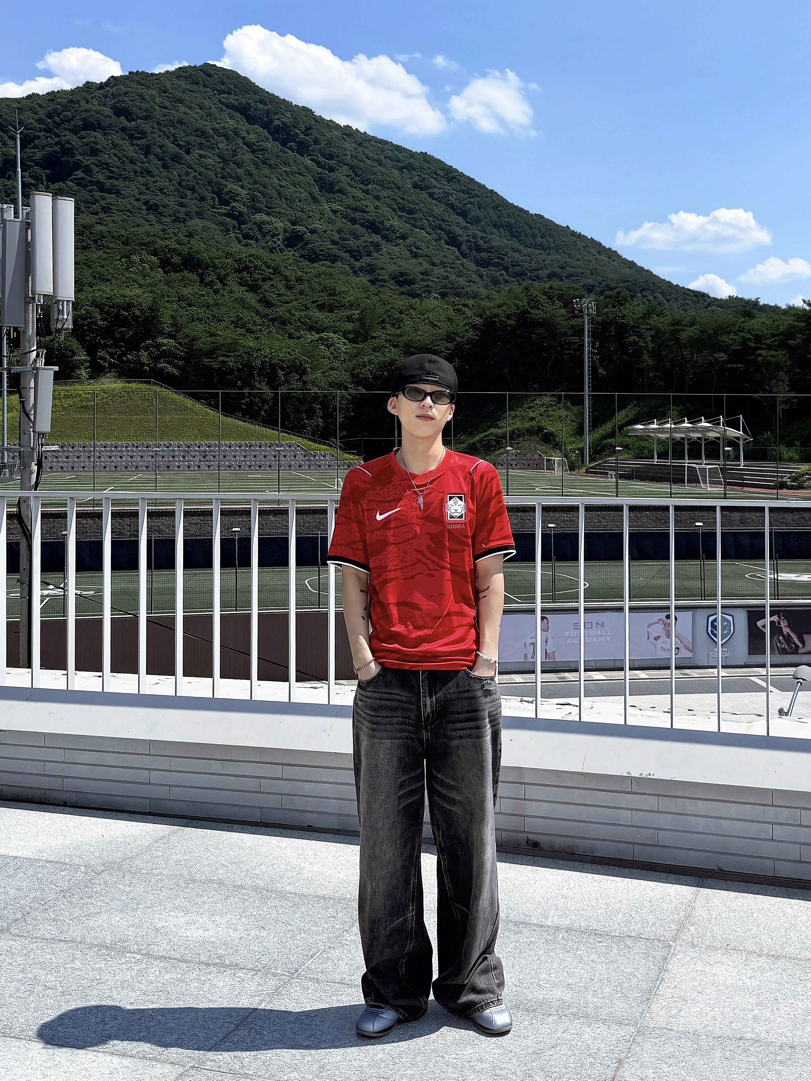 Nike Korea 2026 Stadium Home Dri-Fit Soccer Replica Jersey Global Red Black (Non Marking Ver.), Nike Korea 2026 Dri-Fit ADV Match Home Jersey Global Red Black (IB5175-679) (Non Marking Ver.) 착용 스타일 - 2