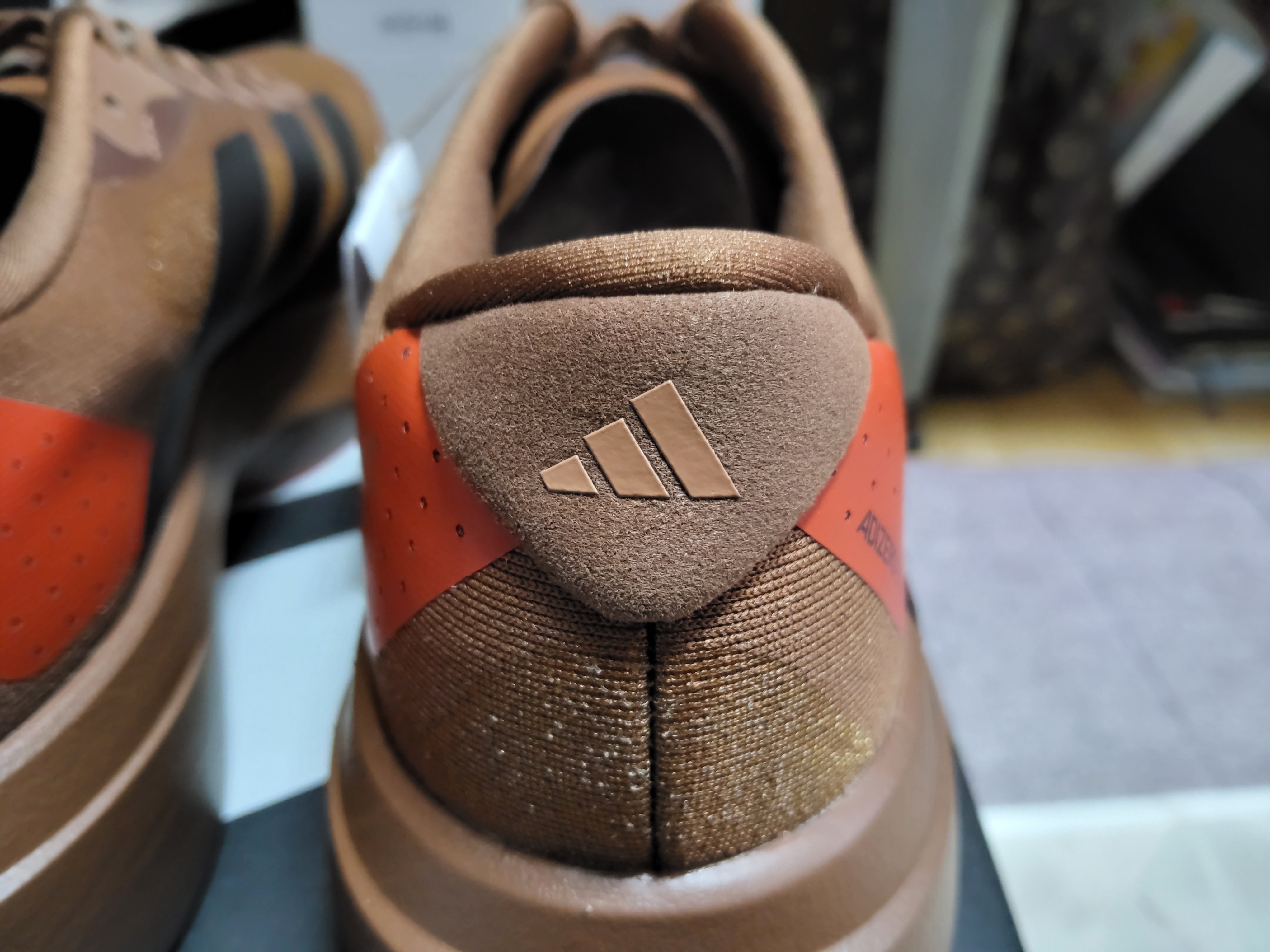 Adidas x Pharrell Williams Adizero EVO SL Preloved Brown 착용 스타일 - 7