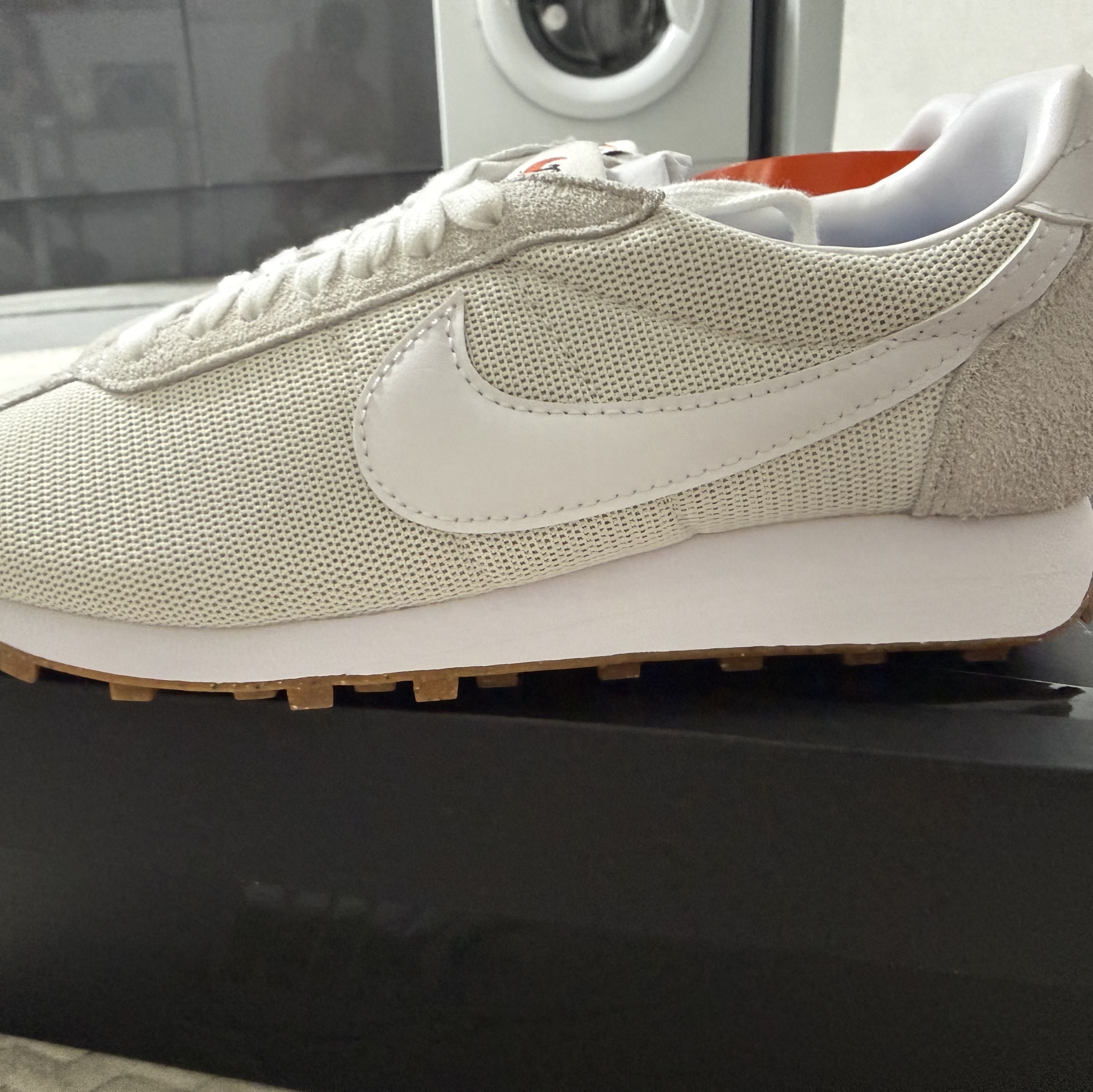(W) Nike LD-1000 Summit White Sail 착용 스타일 - 3