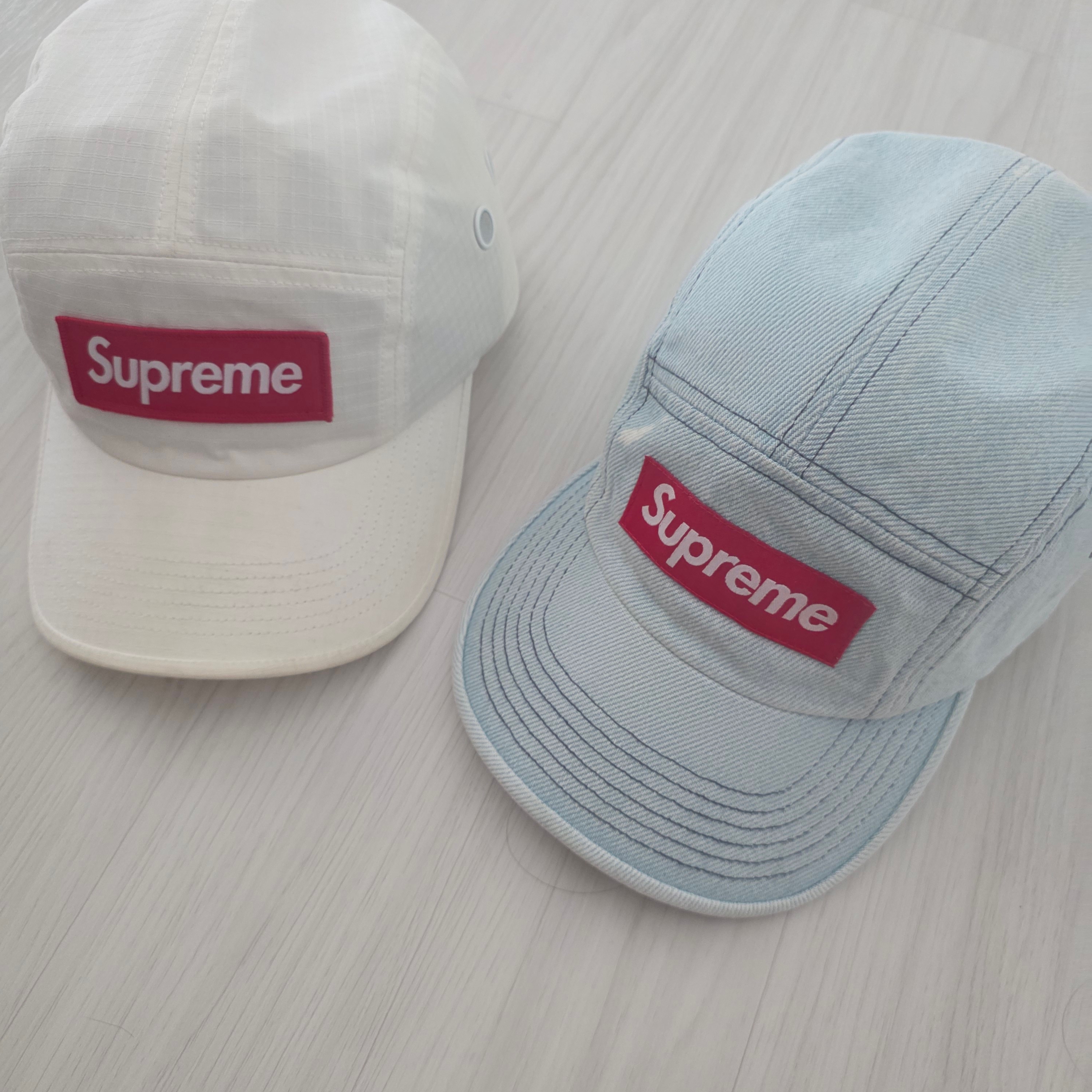 Supreme Denim Camp Cap Washed Blue - 22FW, Supreme Ventile Camp Cap White - 23SS 착용 스타일