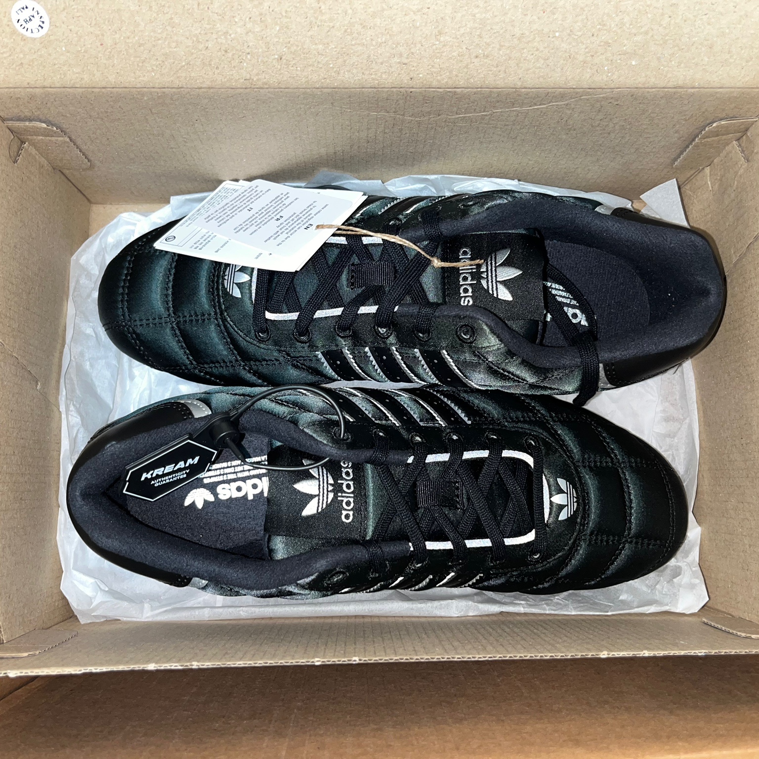 (W) Adidas Adiracer Lo Core Black Silver Metallic 착용 스타일