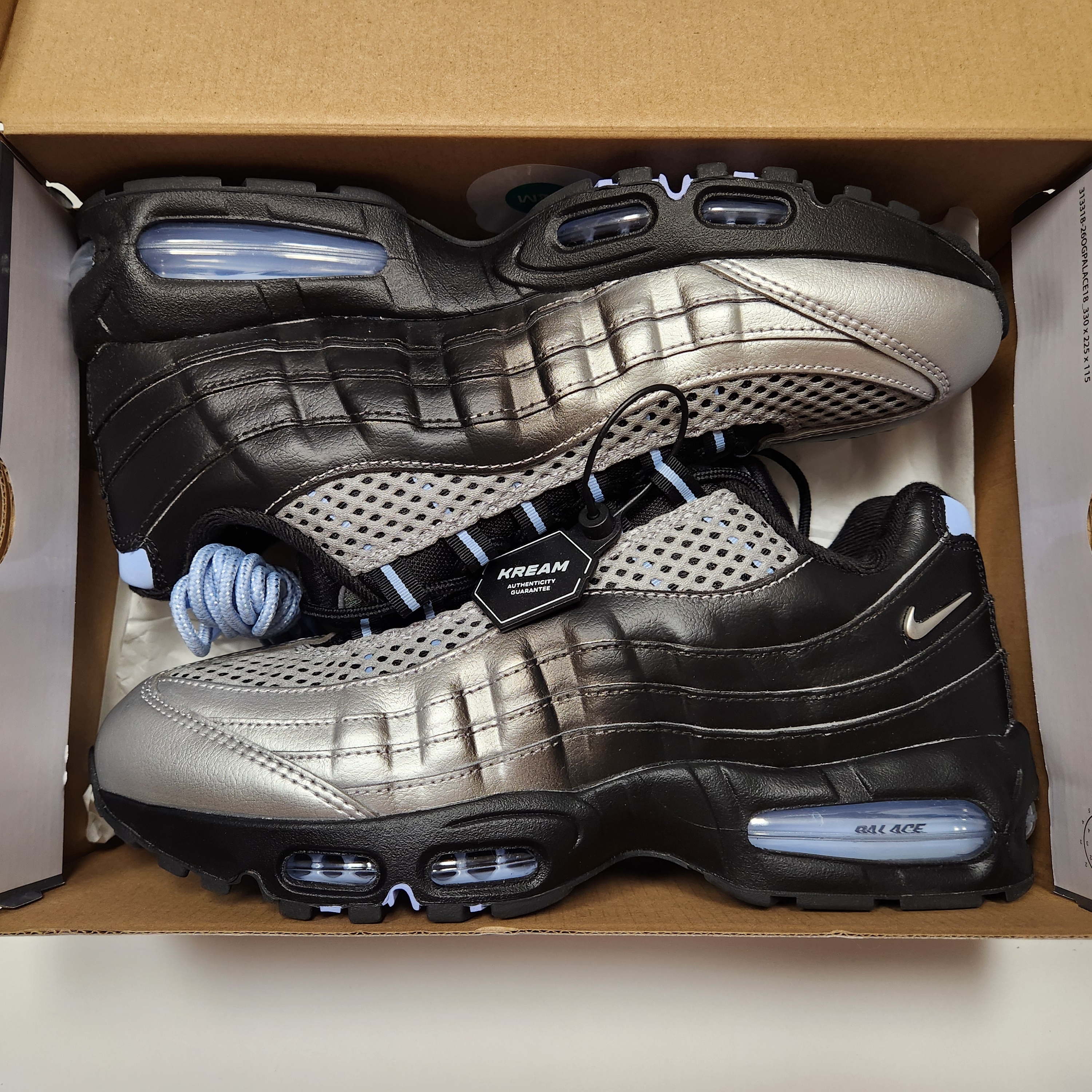 Nike x Palace Air Max 95 Metallic Silver Aluminum 착용 스타일 - 1