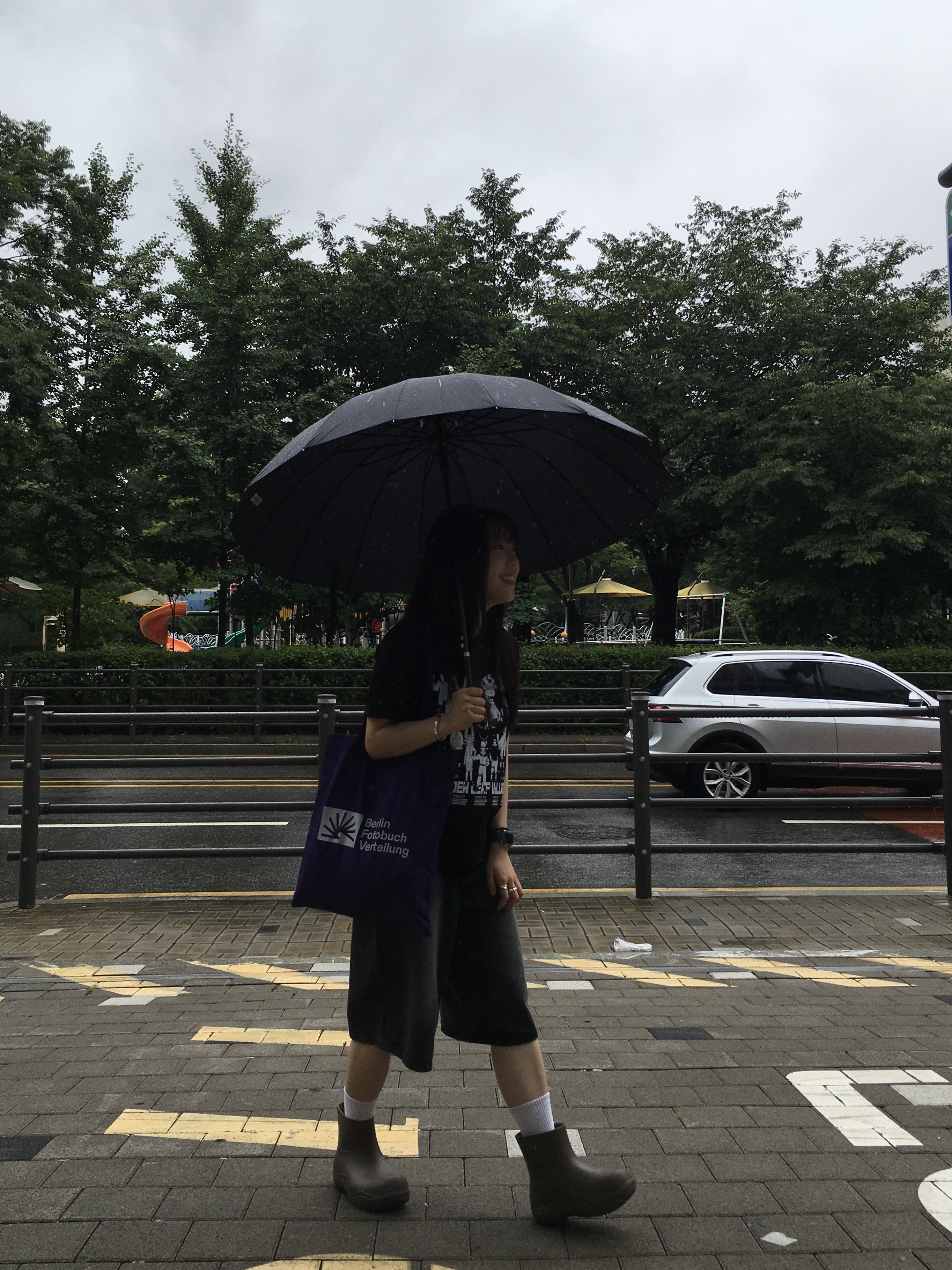 Spao x Naruto Short Sleeve T-Shirt Mix, Berlin Photobook Distribution 002 Bag Purple 착용 스타일 - 4
