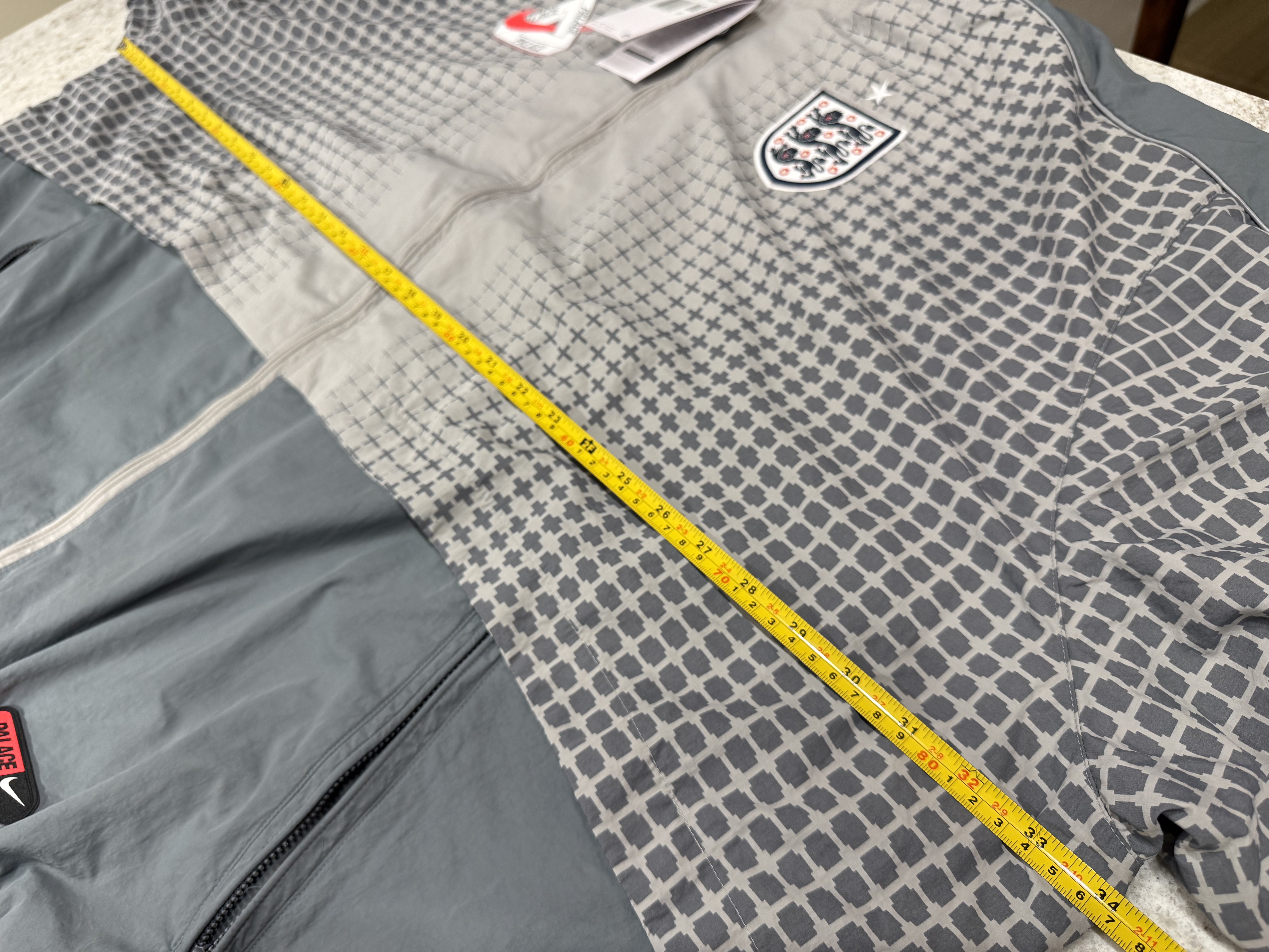 Palace x Nike England Track Jacket Pewter Grey Cool Grey 착용 스타일 - 1
