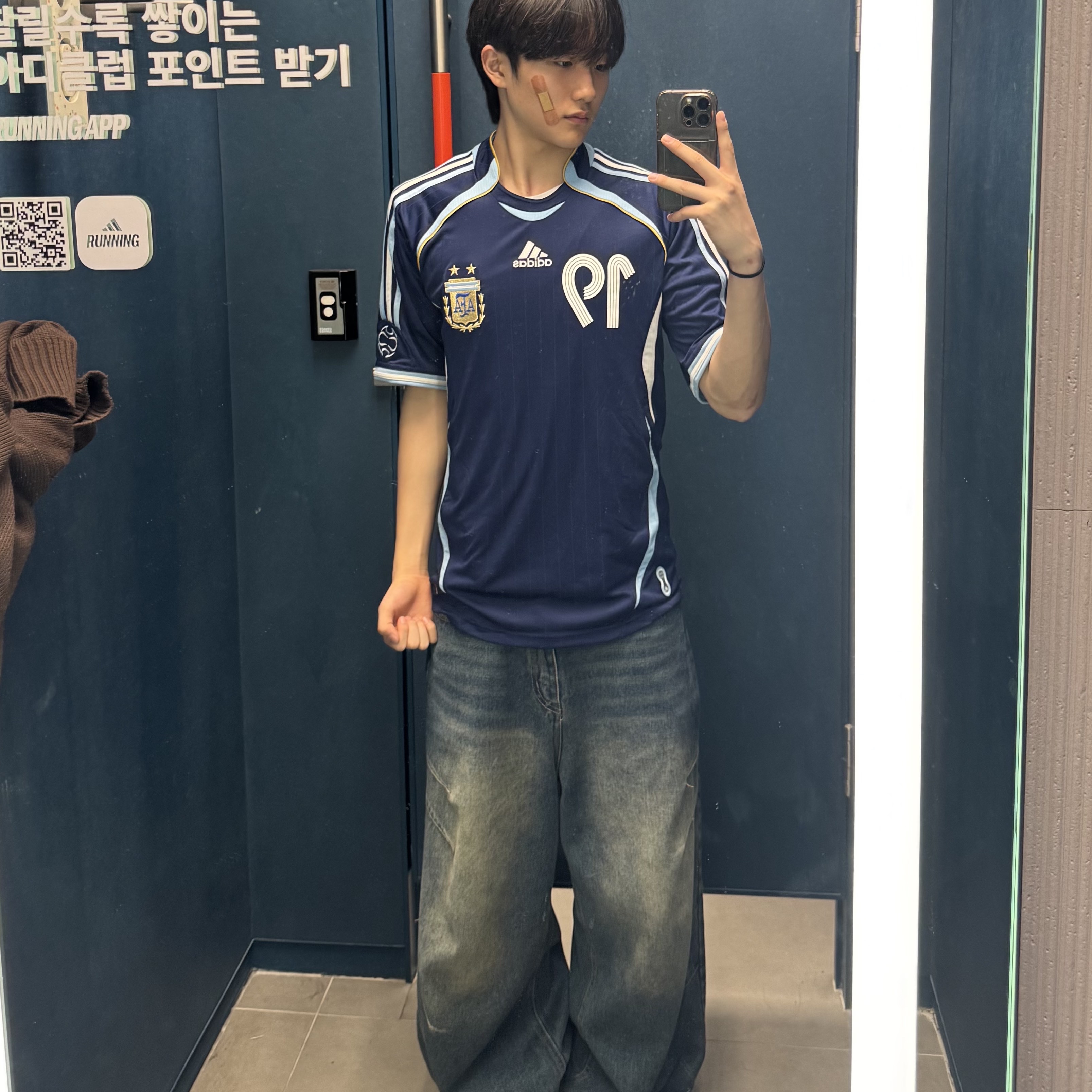 Adidas Argentina Away Jersey 2006 Dark Blue - US Sizing (Non Marking Ver.) 착용 스타일 - 2