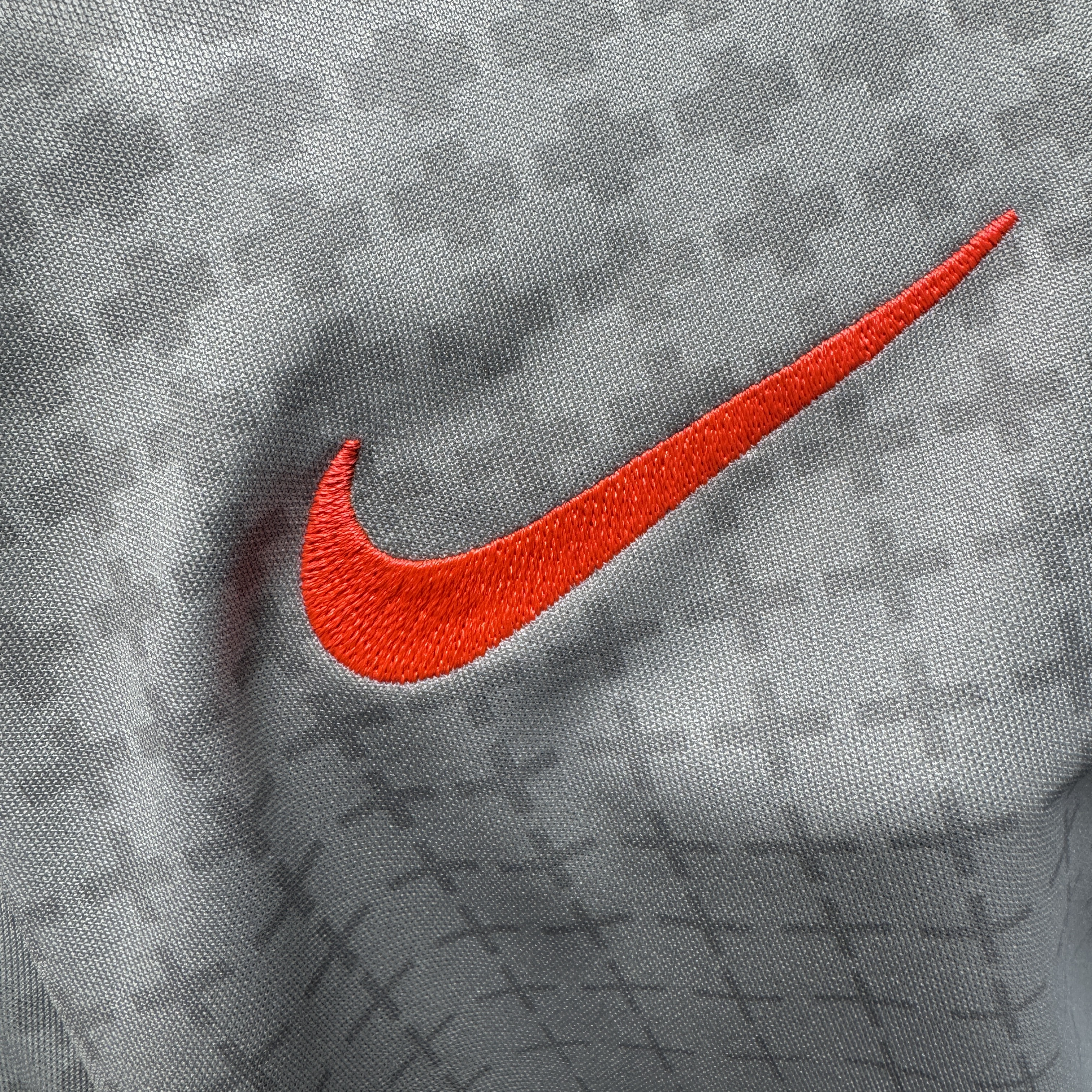 Palace x Nike England Academy Pro Short-Sleeve Football Top Pewter Grey Bright Crimson Bright Crimson 착용 스타일 - 2