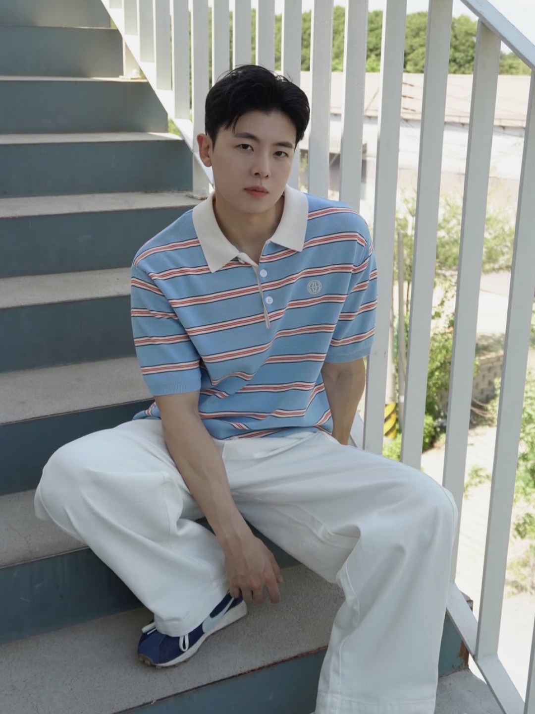 [KREAM 단독] Knitted 1989 Sunrise Graphic Bermuda Half Pants Black, [KREAM 단독] Knitted 1989 Sunrise Graphic Bermuda Half Pants Melange Grey 착용 스타일 - 5