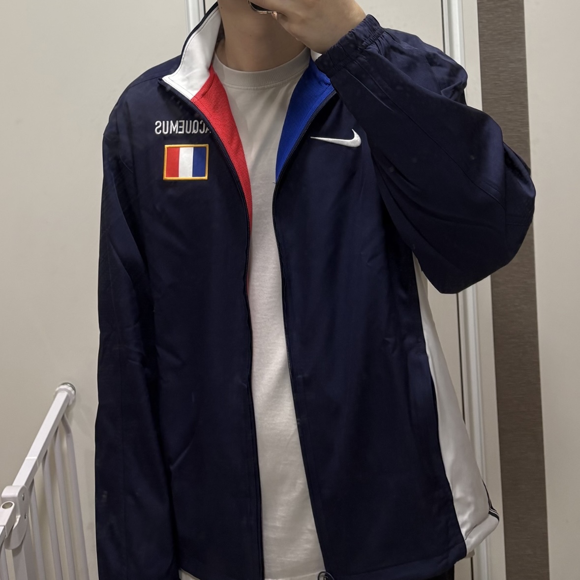 Nike x Jacquemus France Reissue Track Jacket Blackened Blue White (IQ3857-498) 착용 스타일 - 1