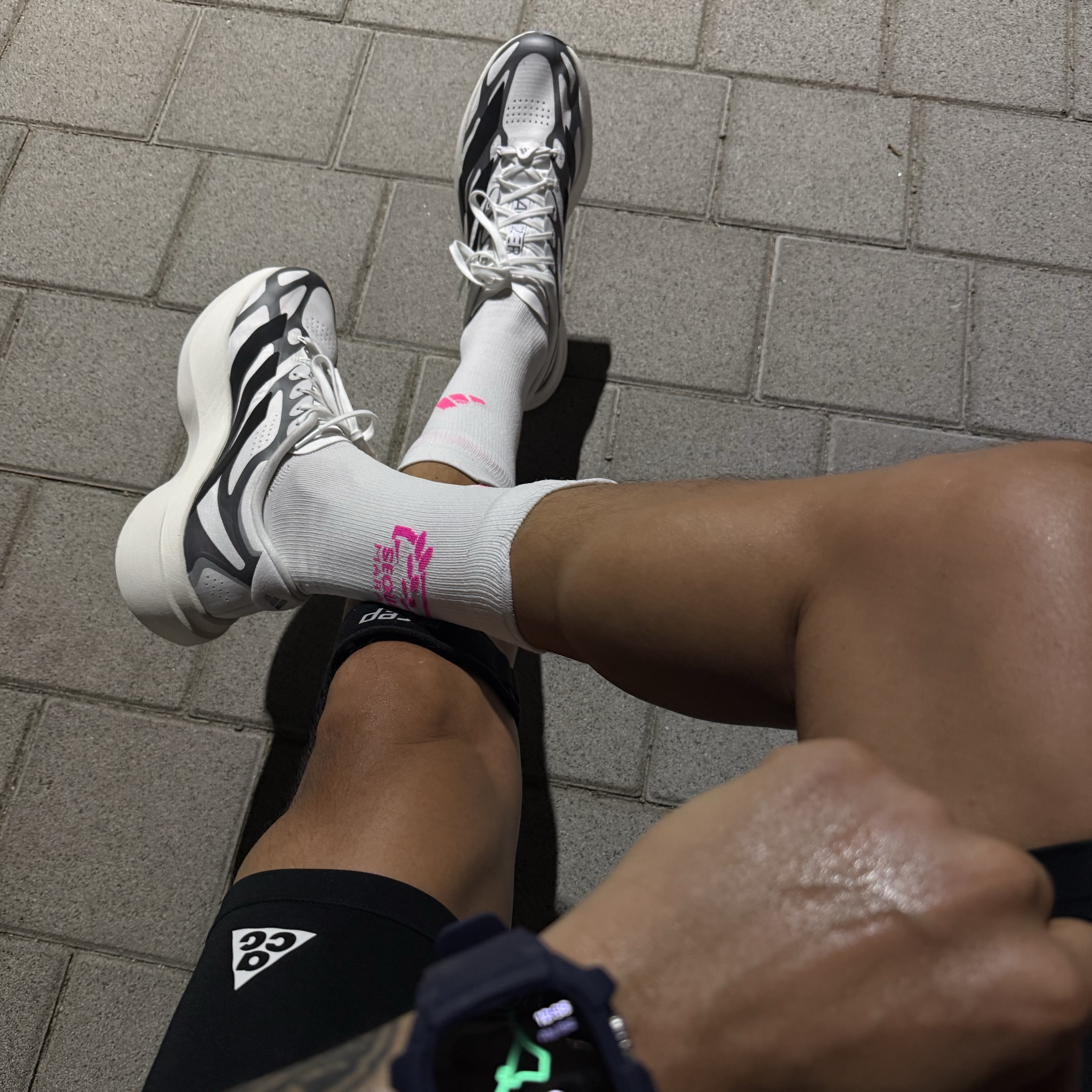 Adidas Adizero EVO SL EXO Cloud White Core Black, Nike ACG Lava Loops Dri-Fit ADV Half Trail Running Tights Black Summit White - Asia 착용 스타일