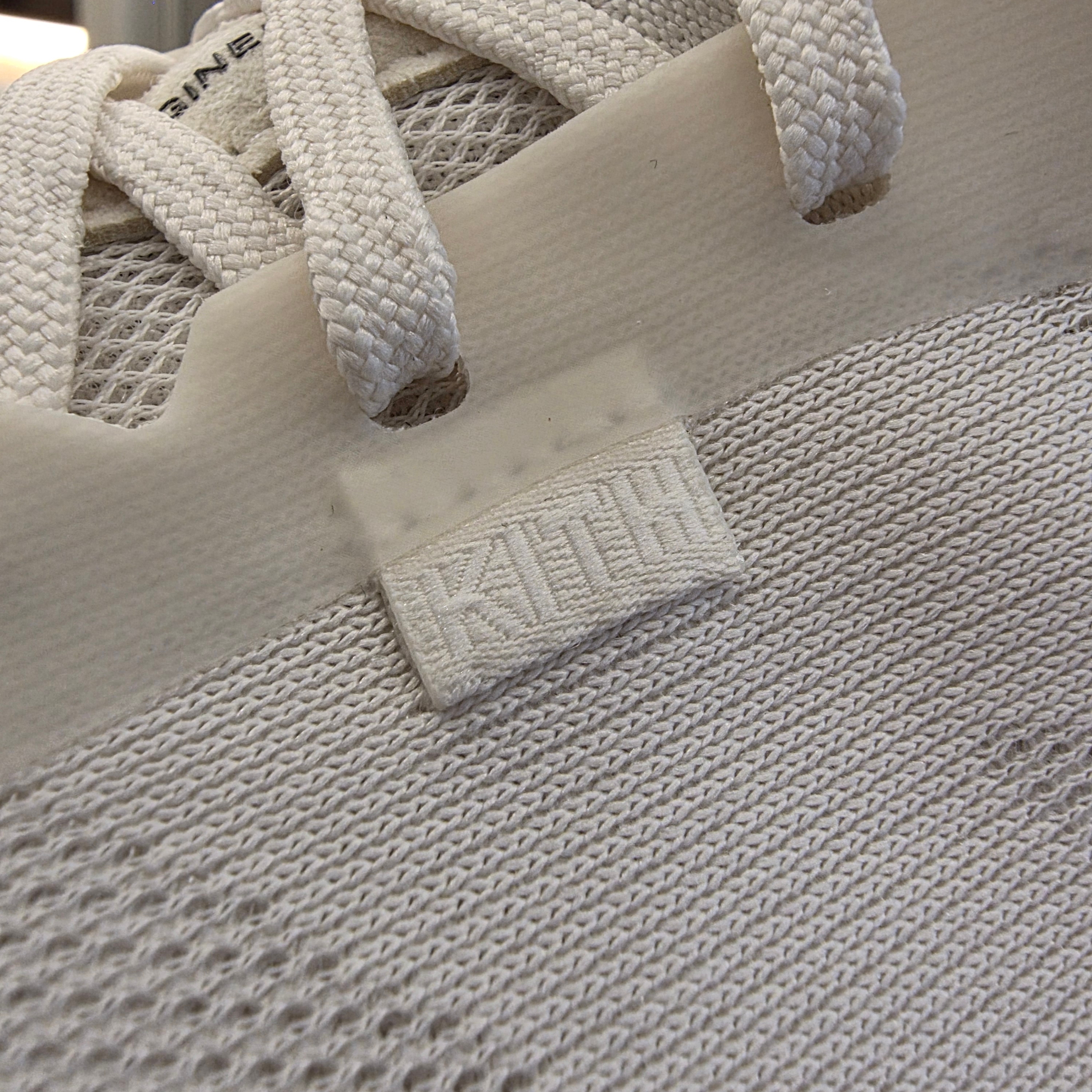 On Running x Kith K-Tech 1 Tofu 착용 스타일 - 3