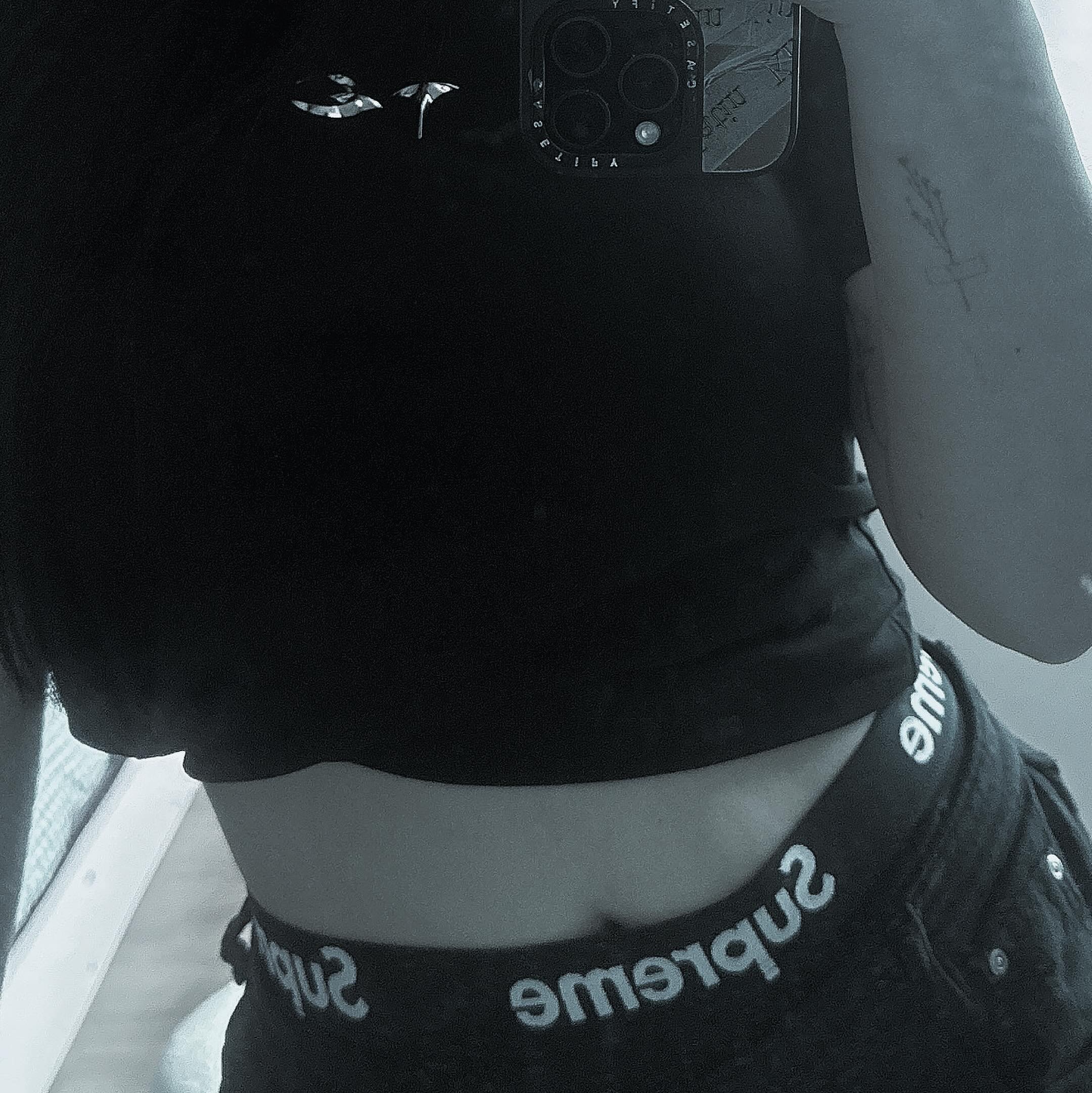 Thug Club Back T-Shirt Slim Black, Supreme Hanes Boxer Briefs Black (4 Pack) 착용 스타일 - 2
