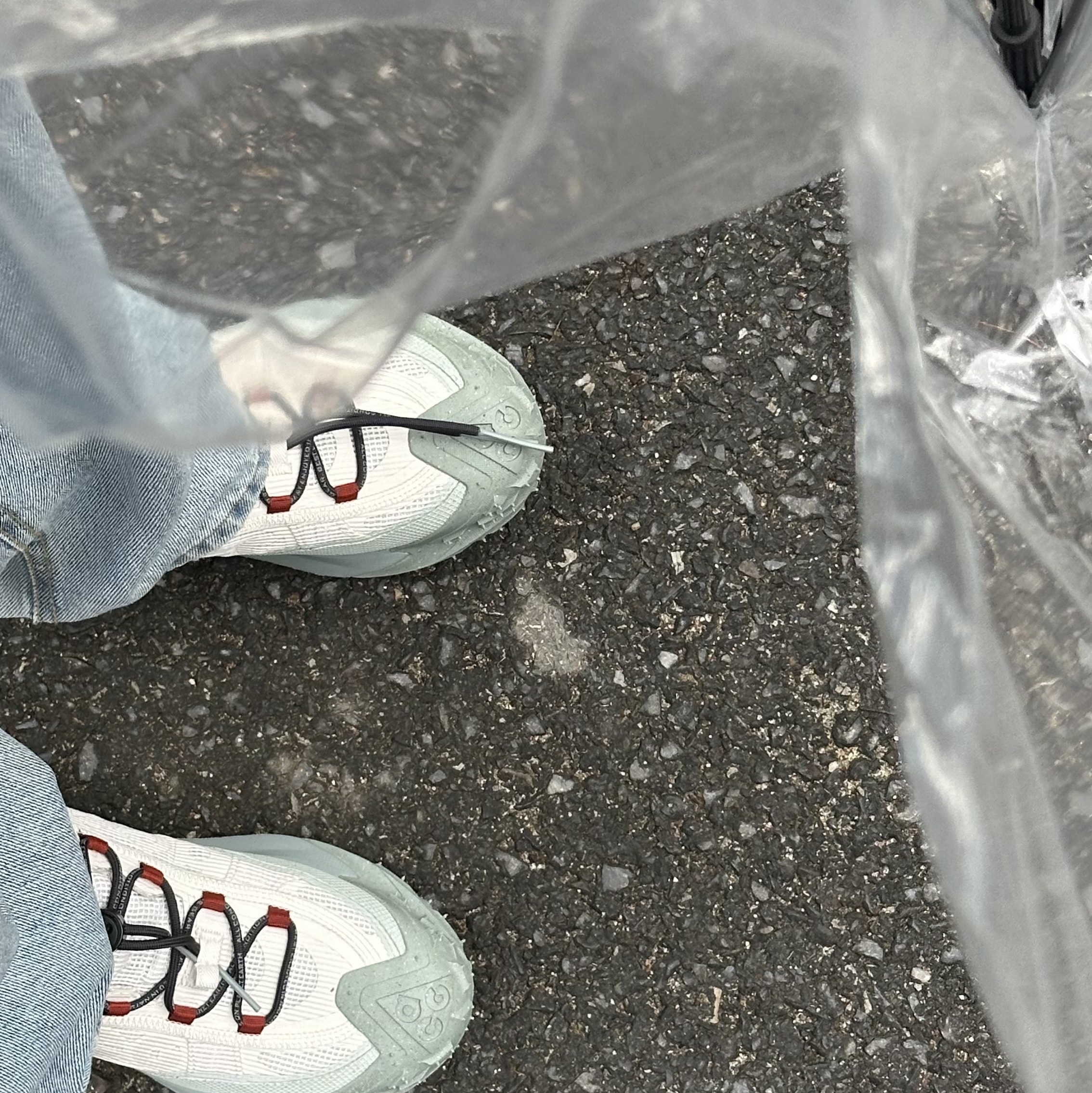 Nike ACG Mountain Fly 2 Low Gore-Tex Phantom Dark Smoke Grey 착용 스타일