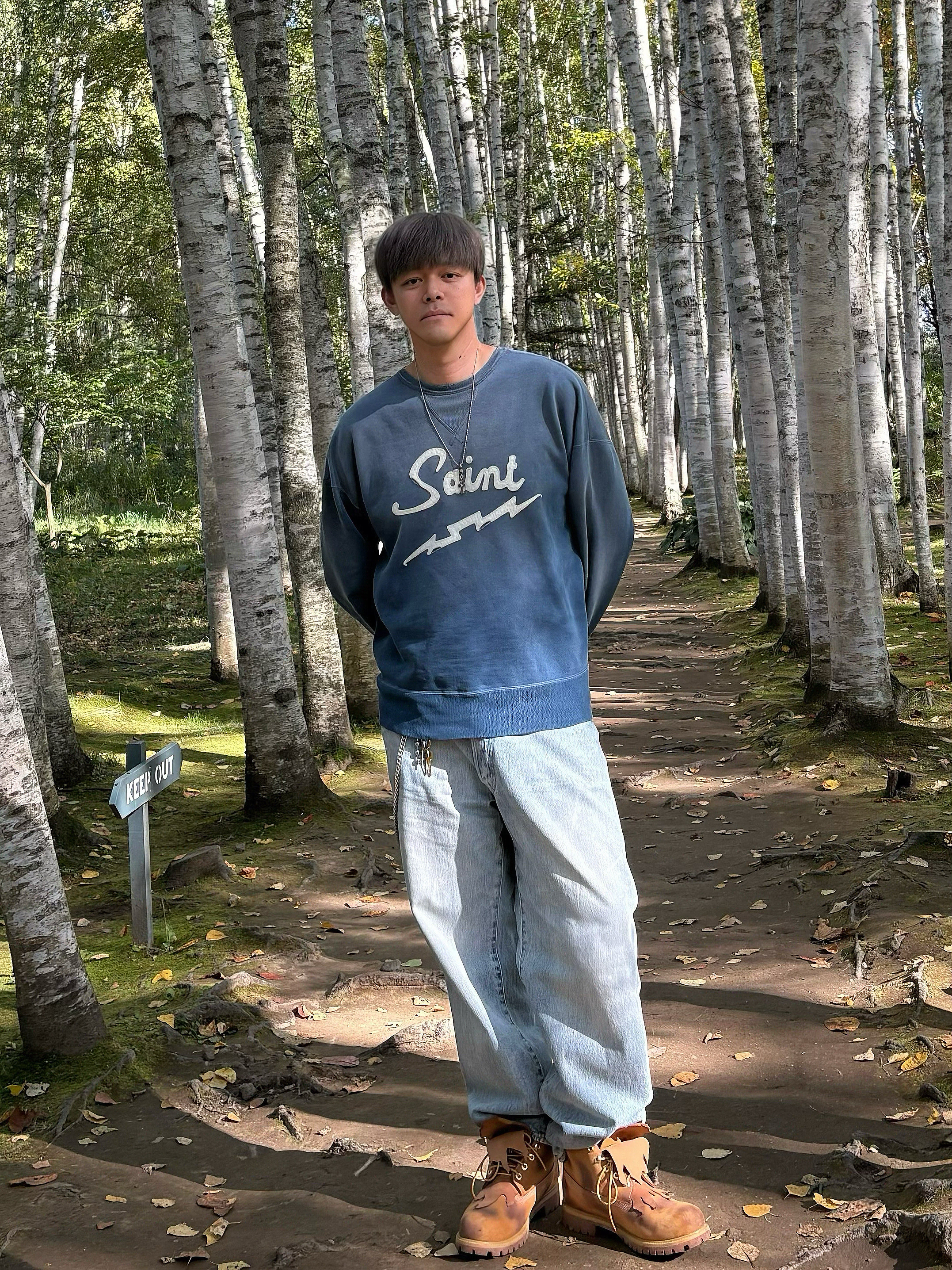 Saint Mxxxxxx Saint Crewneck Sweatshirt Navy - 25SS, Comoli 5P Denim Pants Bleach - 23SS 착용 스타일 - 1