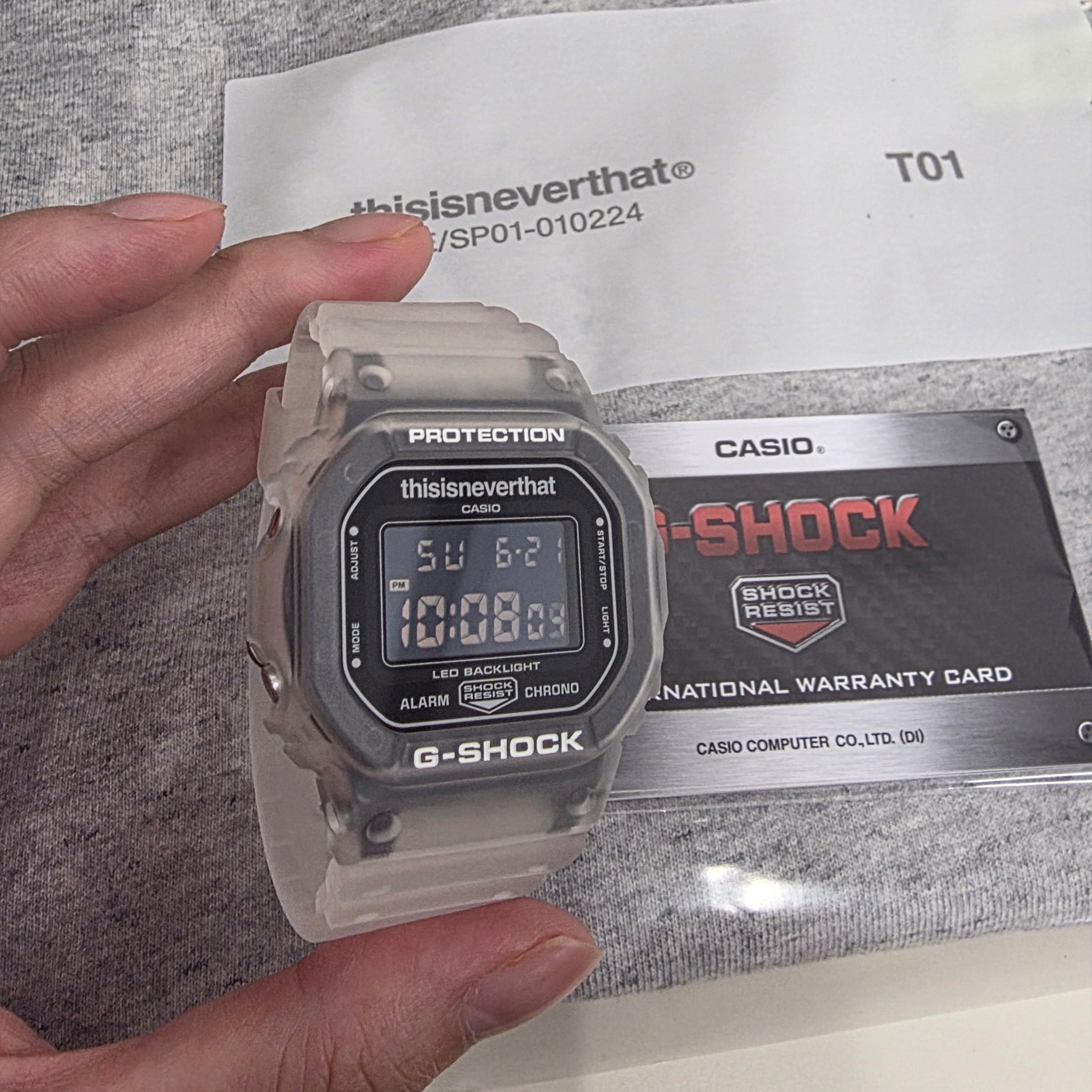 Casio G-Shock x Thisisneverthat DW-5600TNT-7 Transparent 착용 스타일