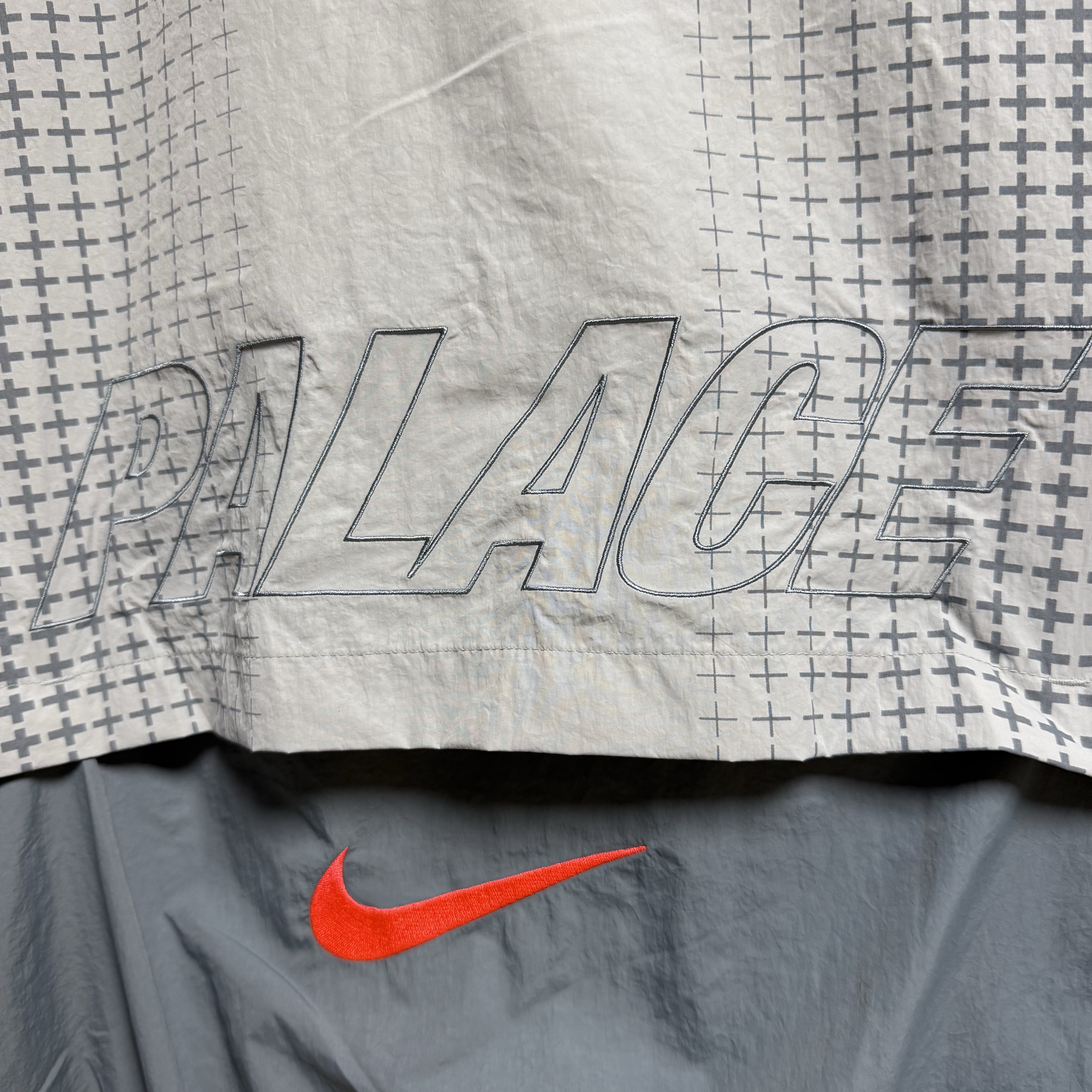 Palace x Nike England Track Jacket Pewter Grey Cool Grey 착용 스타일 - 6