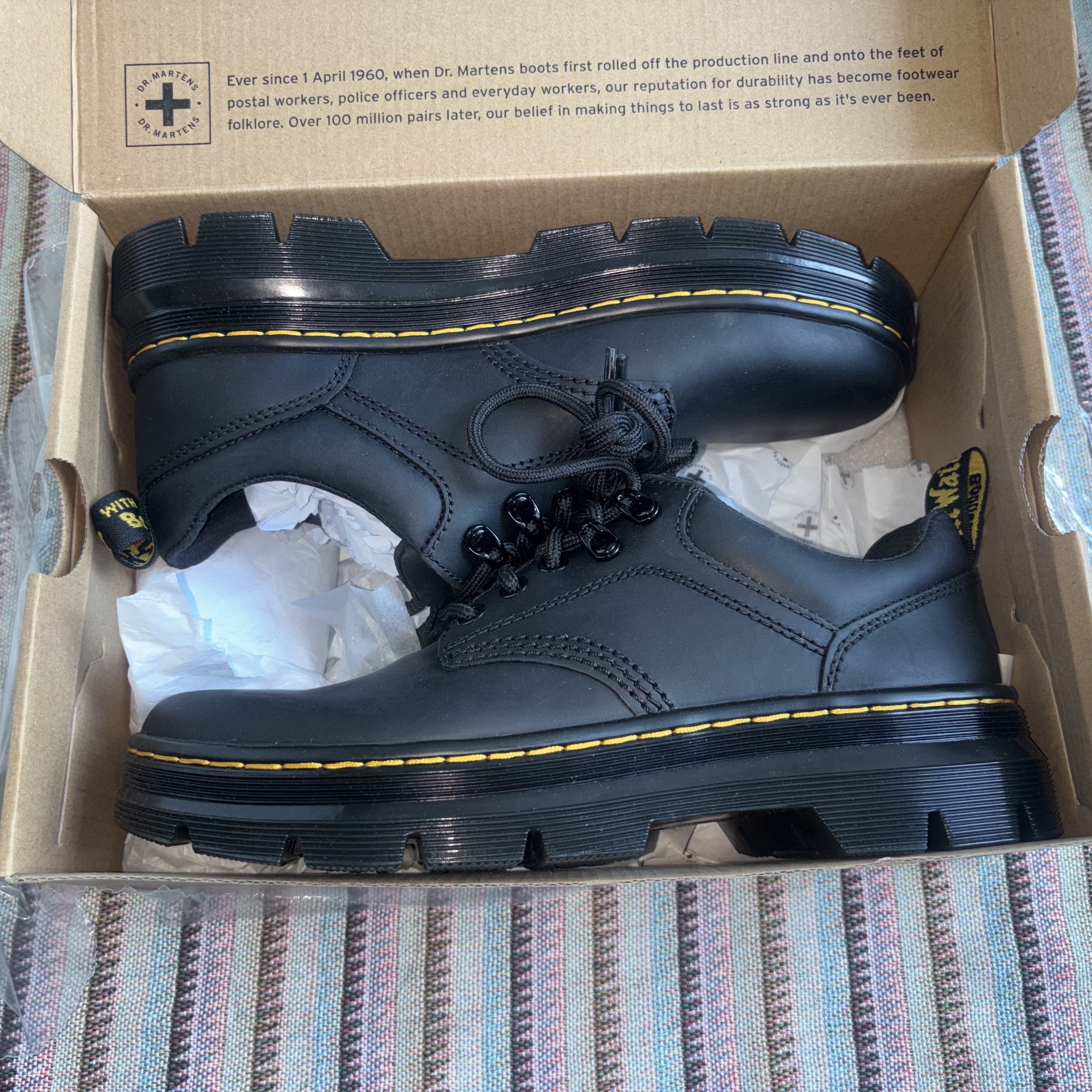 Dr. Martens Reeder Wyoming Leather Utility Shoes Black 착용 스타일