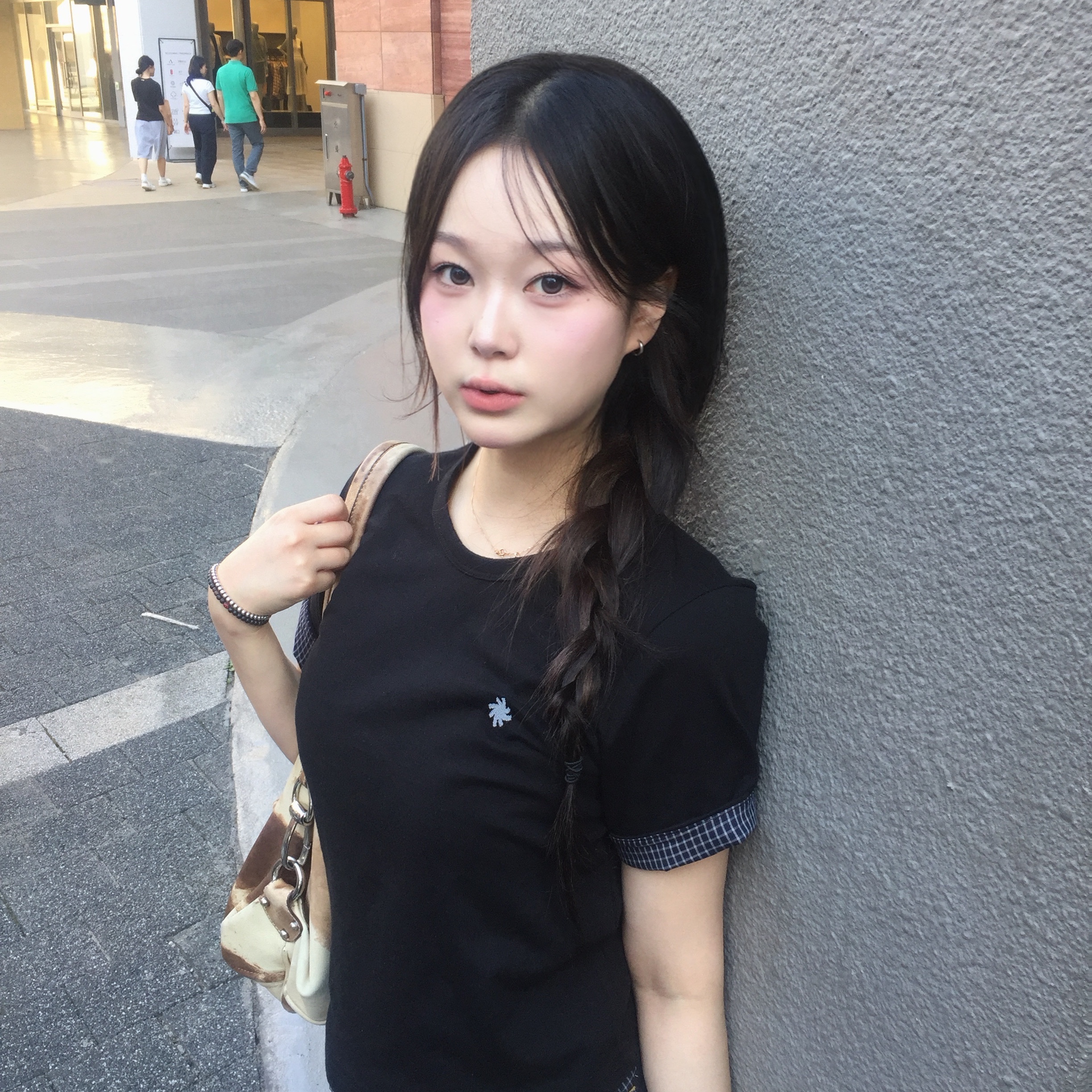 SLOW RECORD HOUSE Layered Check Roll-Up T-Shirt Black 착용 스타일 - 3