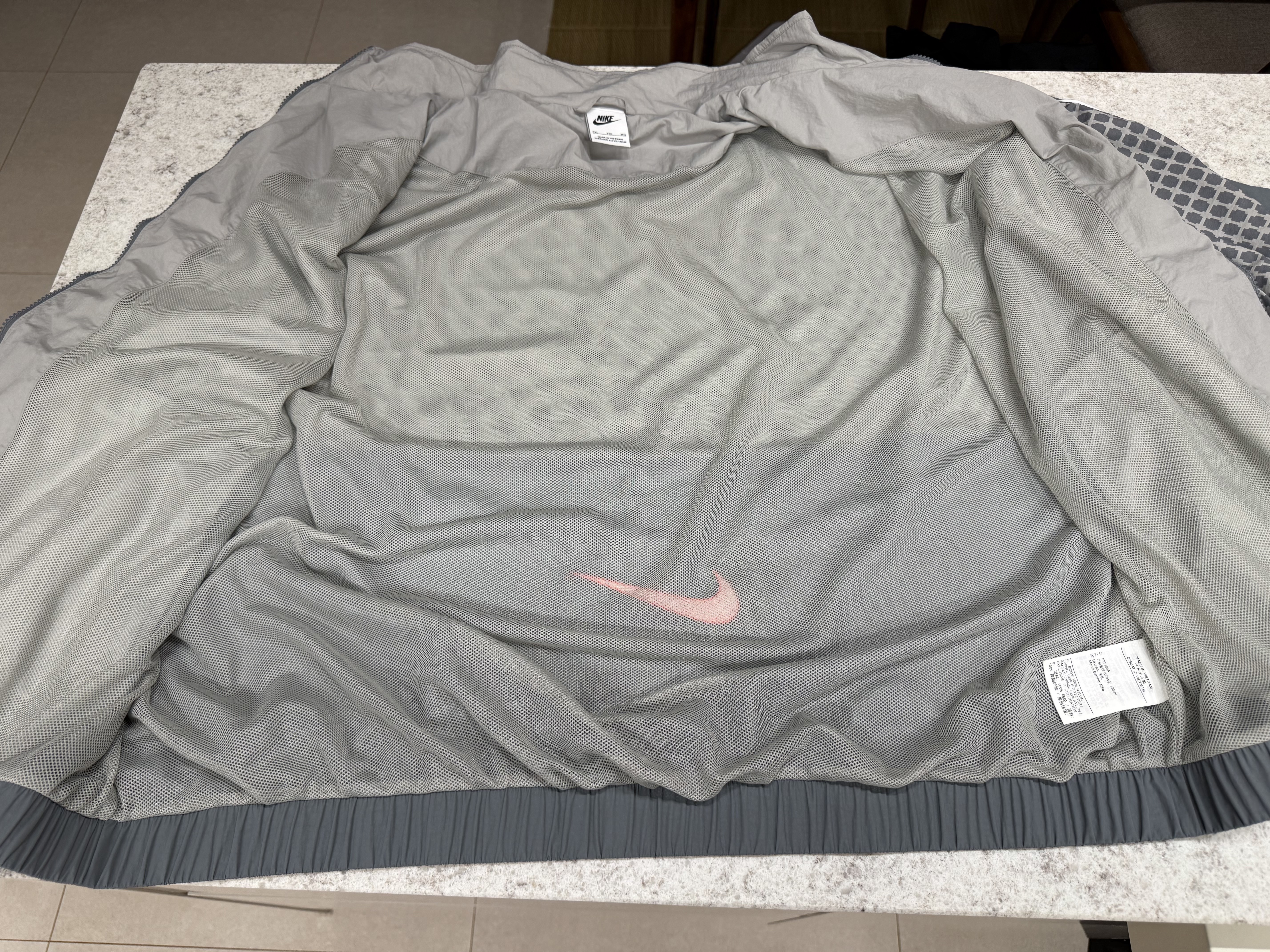 Palace x Nike England Track Jacket Pewter Grey Cool Grey 착용 스타일 - 5