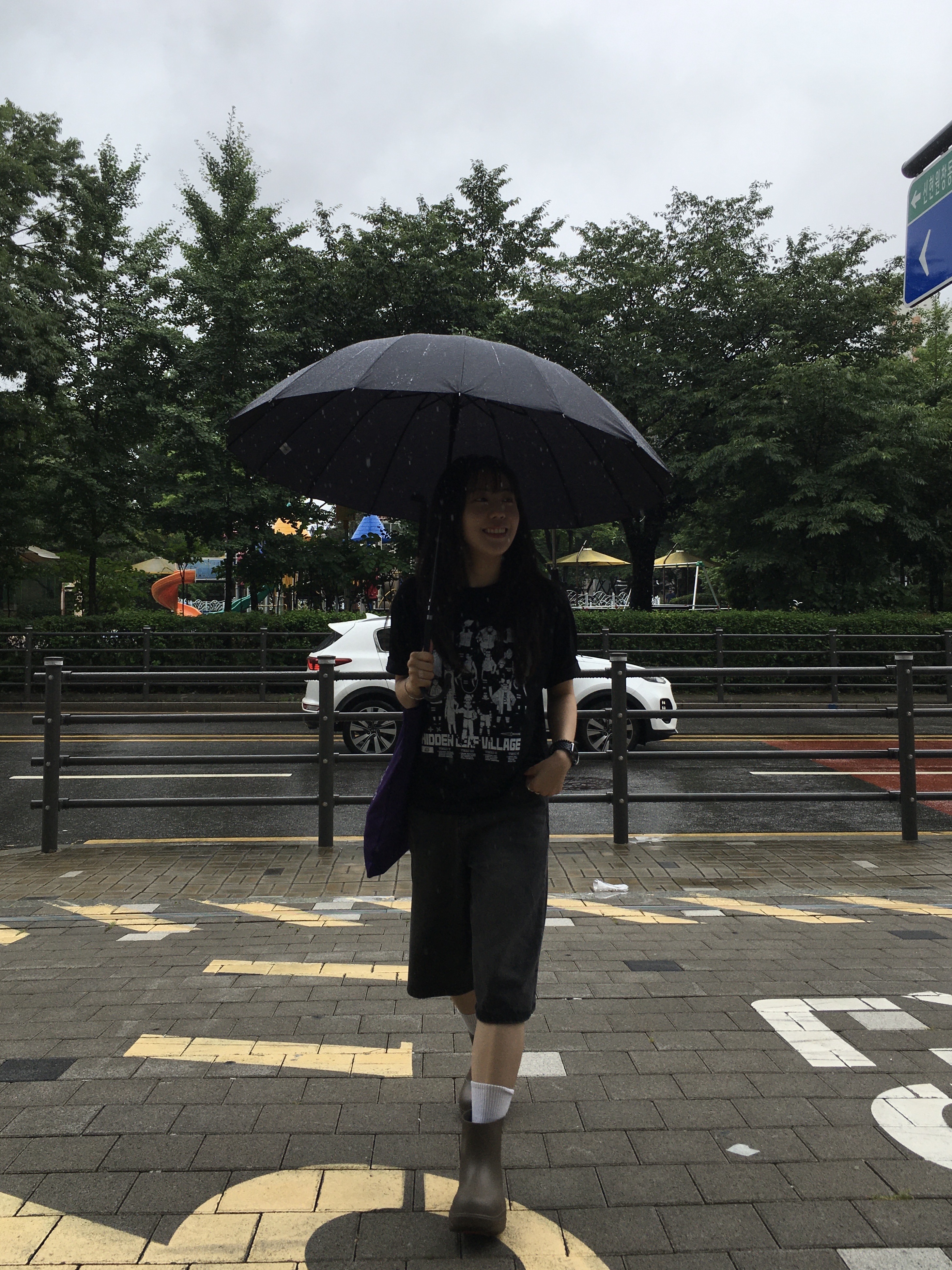 Spao x Naruto Short Sleeve T-Shirt Mix, Berlin Photobook Distribution 002 Bag Purple 착용 스타일 - 3