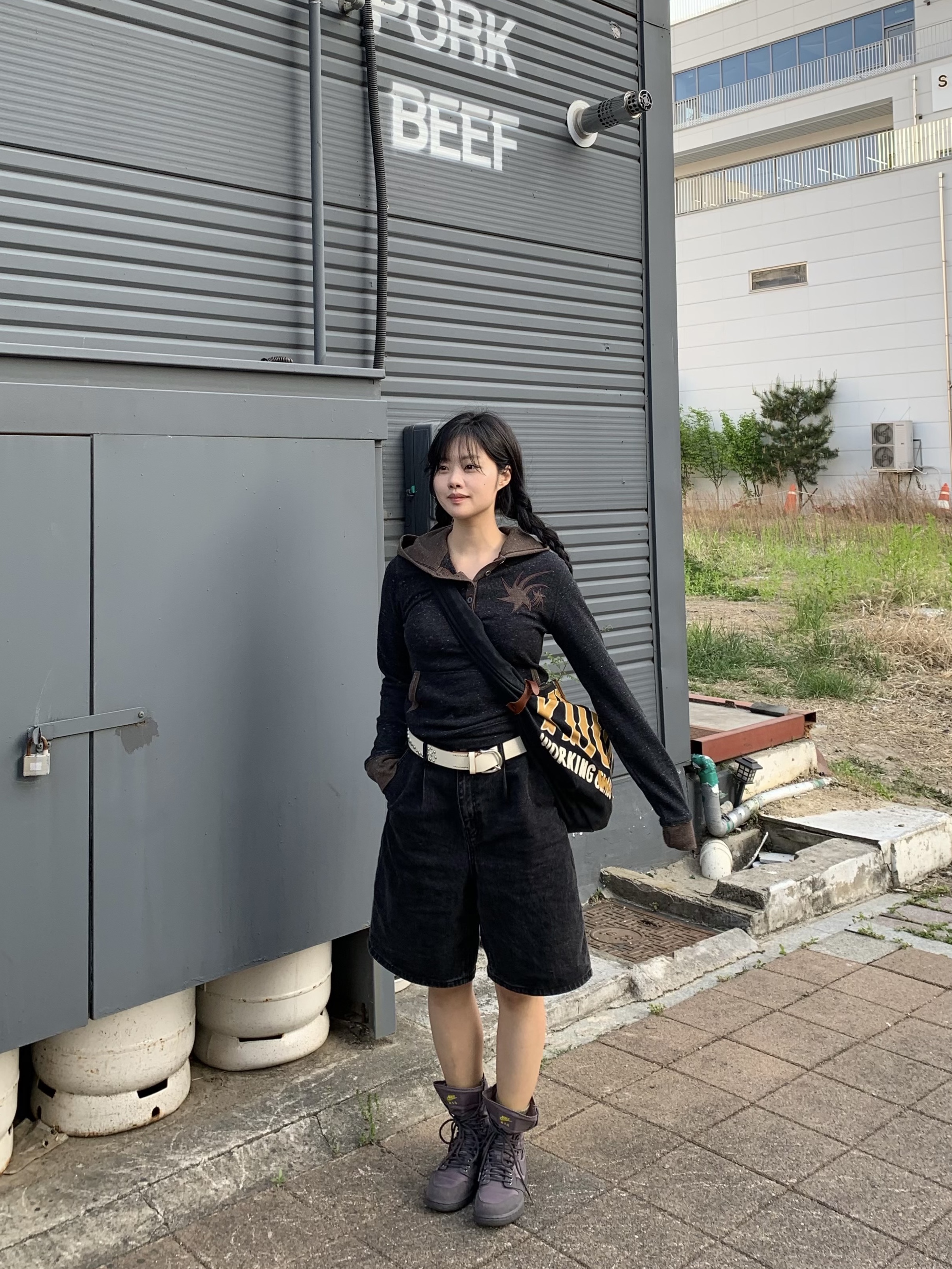Kapital No. 8 Canvas Snufkin Bag Black, Our Legacy Star Fall Belt Black Bridle 착용 스타일