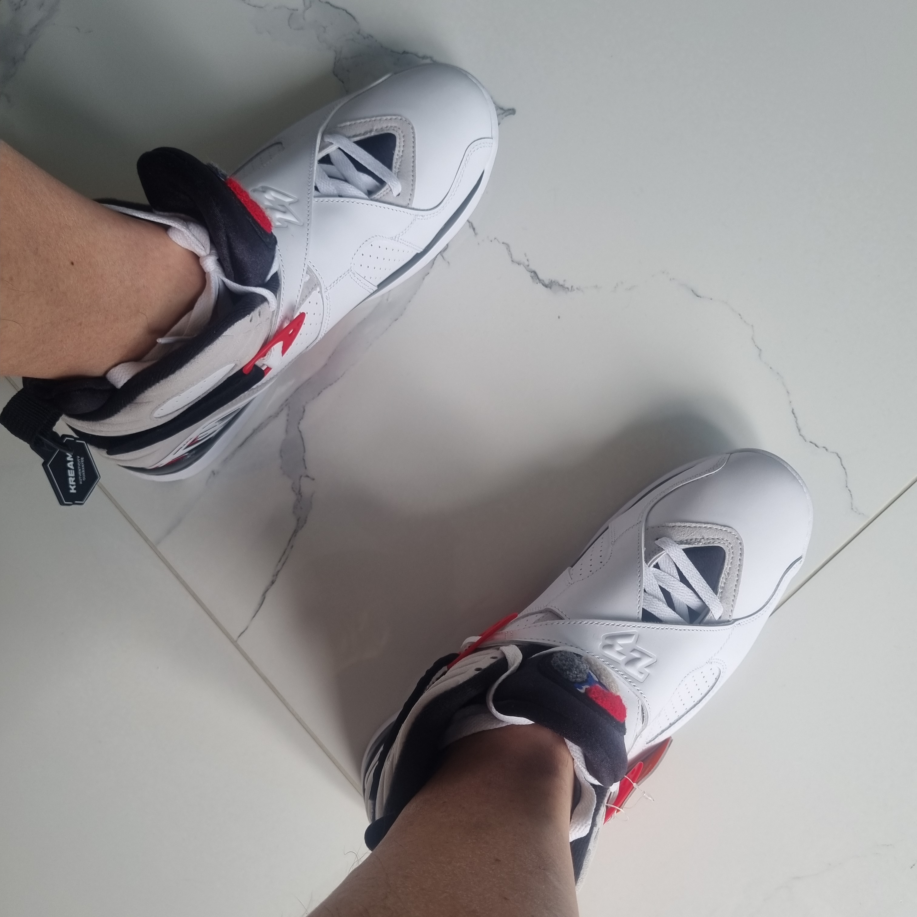 Jordan 8 Retro Bugs Bunny 2025 착용 스타일 - 2