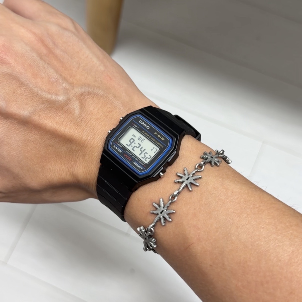 Casio F-91W-1 착용 스타일 - 1
