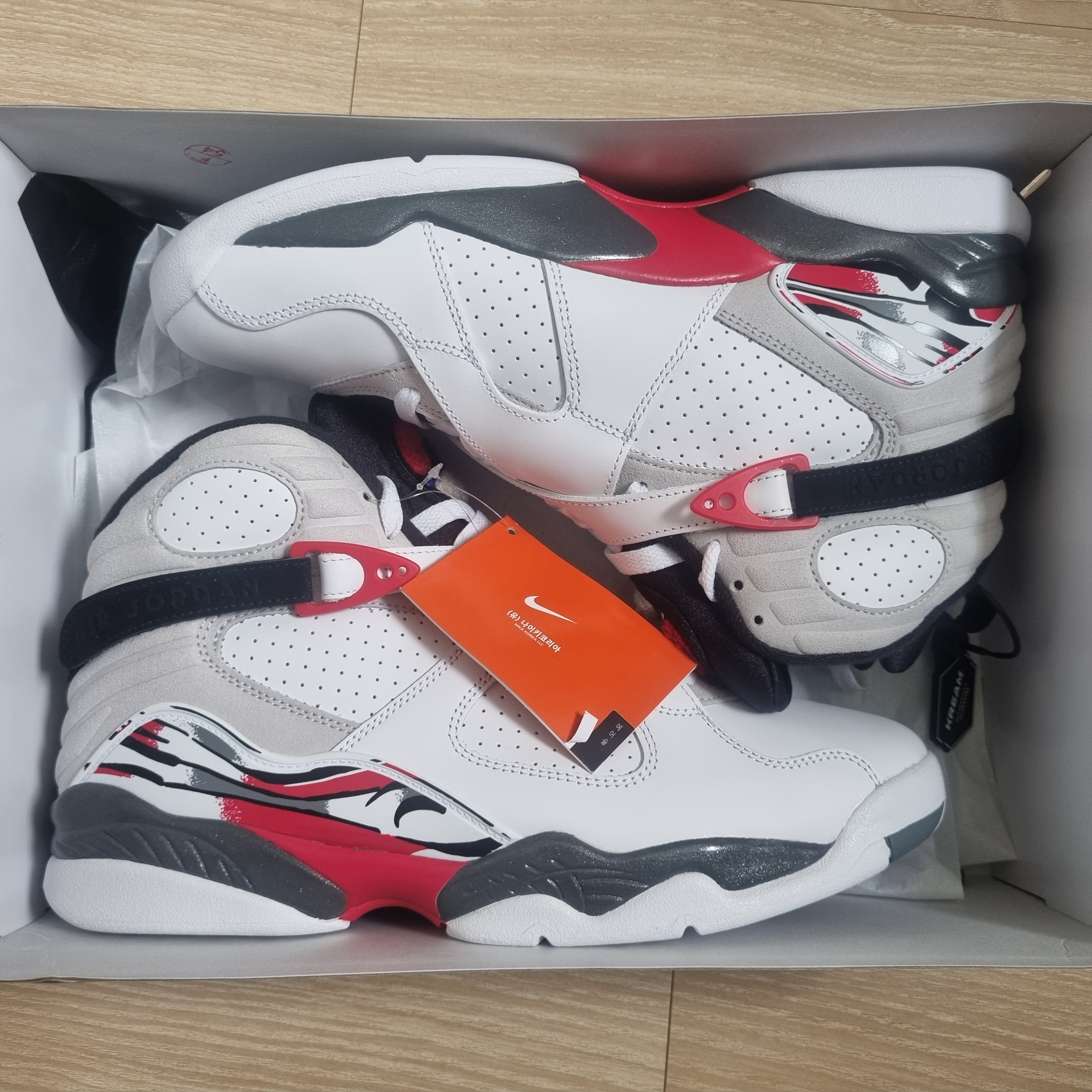 Jordan 8 Retro Bugs Bunny 2025 착용 스타일 - 1