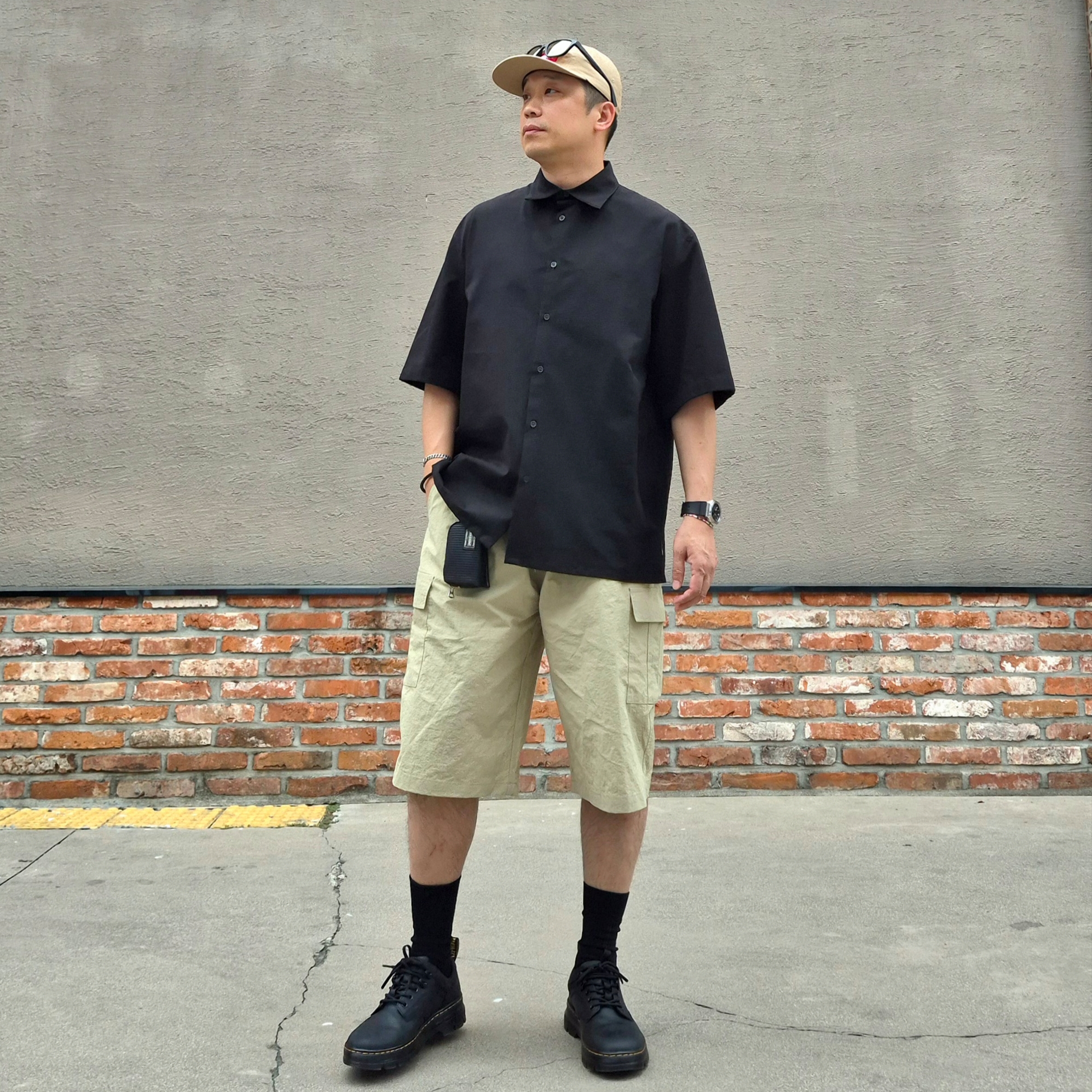 Dr. Martens Reeder Wyoming Leather Utility Shoes Black, Porter Drawing Coin Key Case Black 착용 스타일 - 2