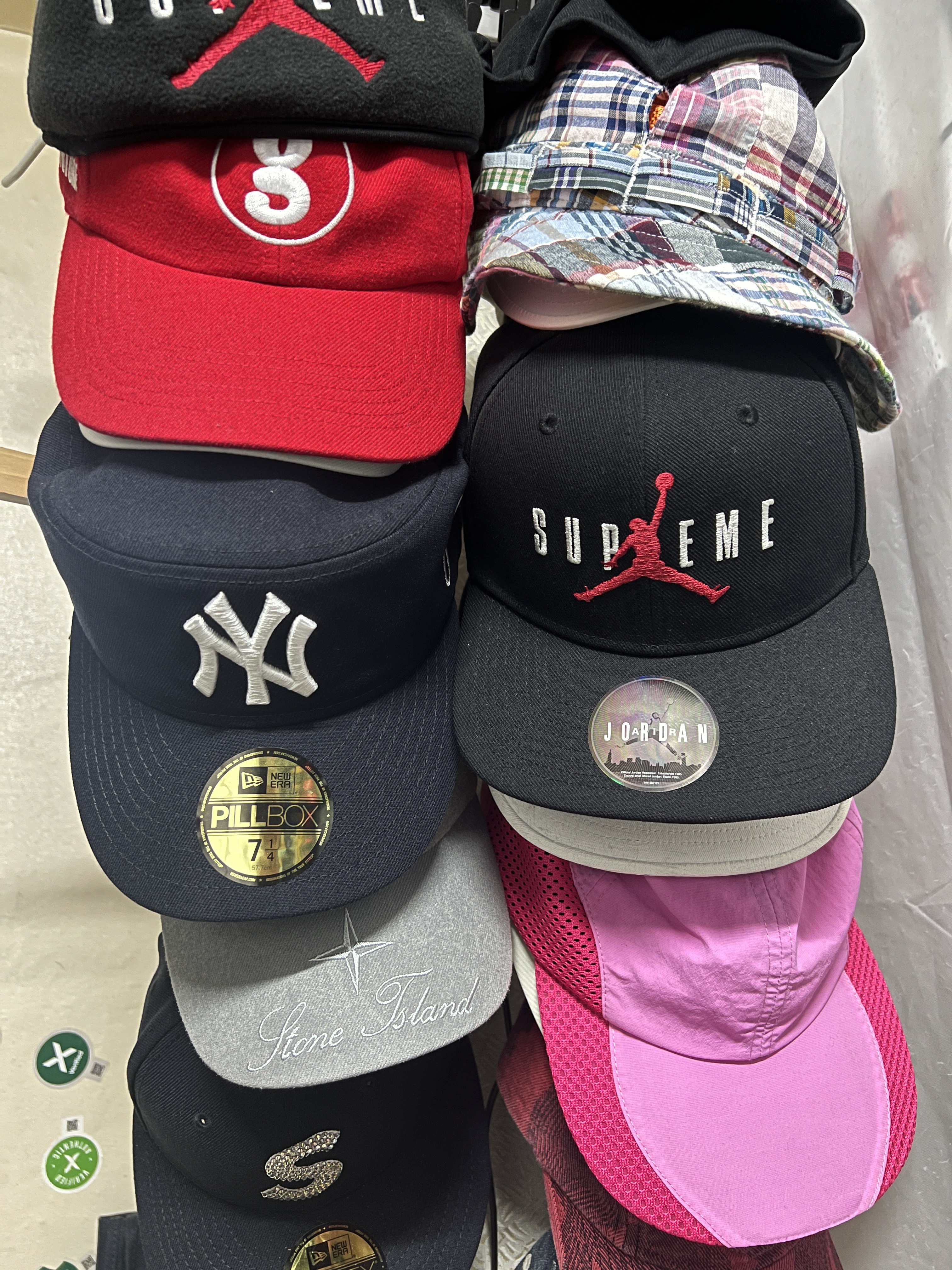 슈프림 베이스 레이어 비니 블랙 - 26SS | Supreme | KREAM