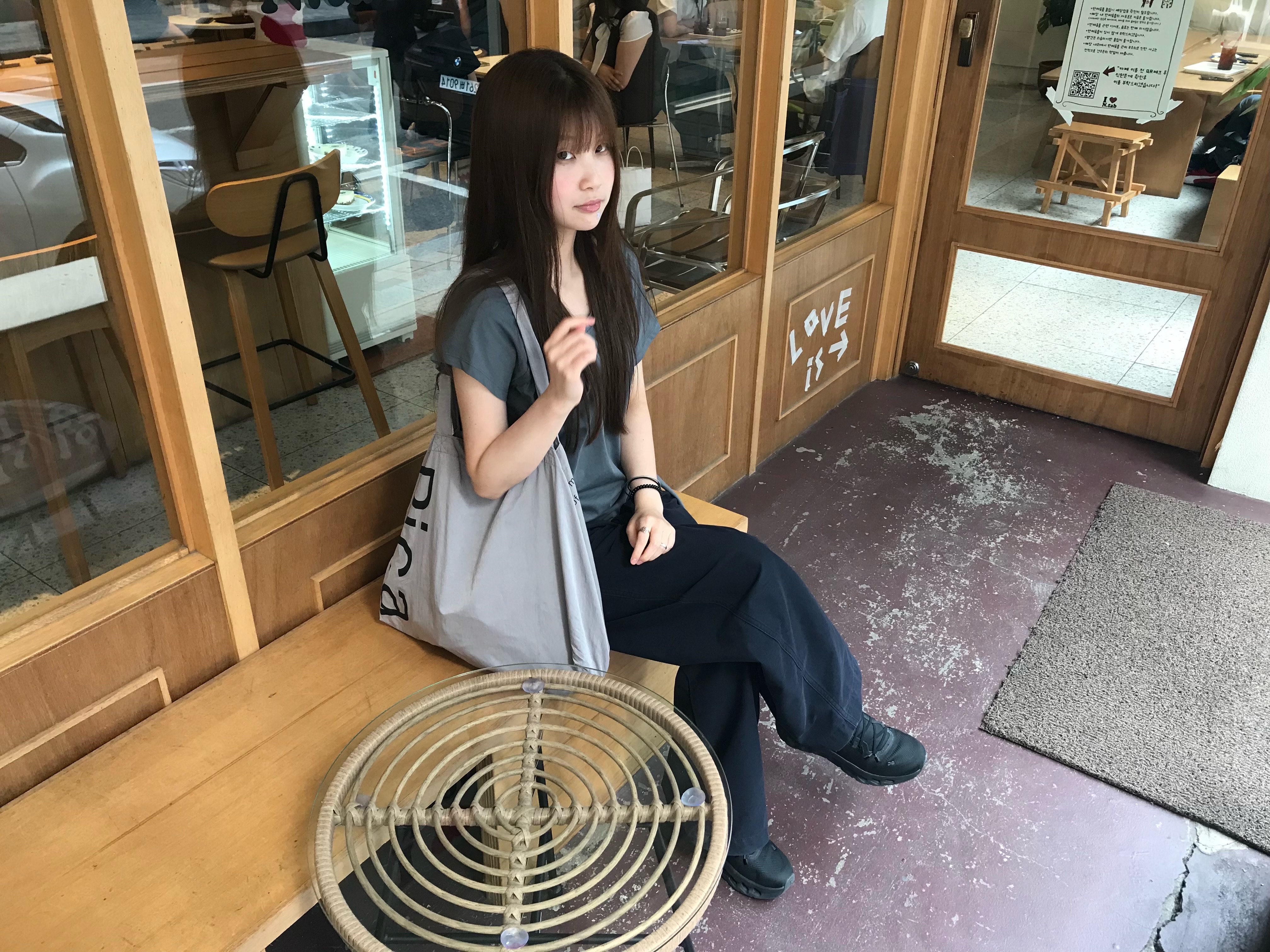 (W) On Running Cloudtilt Eclipse Black 착용 스타일 - 1