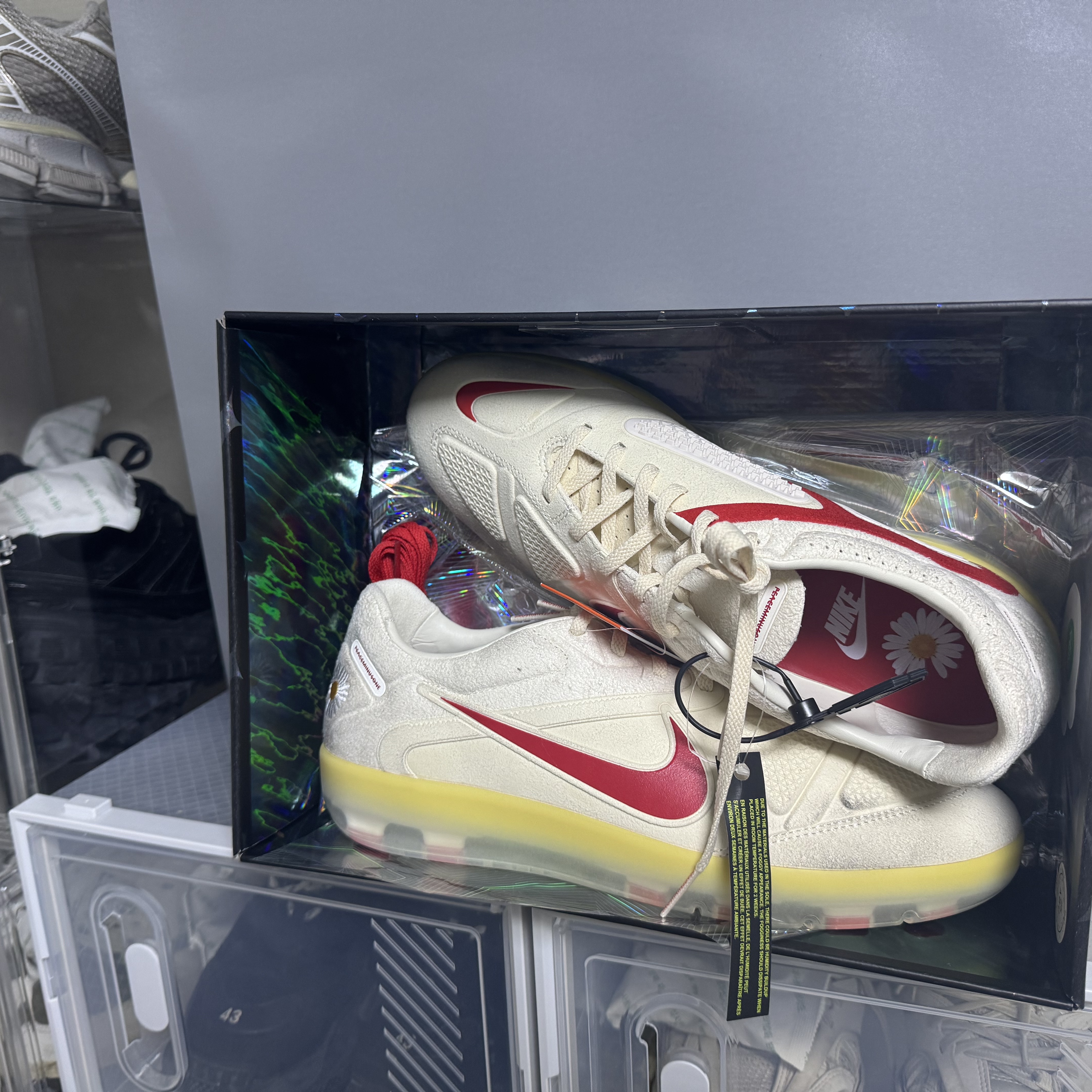 Nike x Peaceminusone Cryoshot CTR360 Natural and University Red 착용 스타일