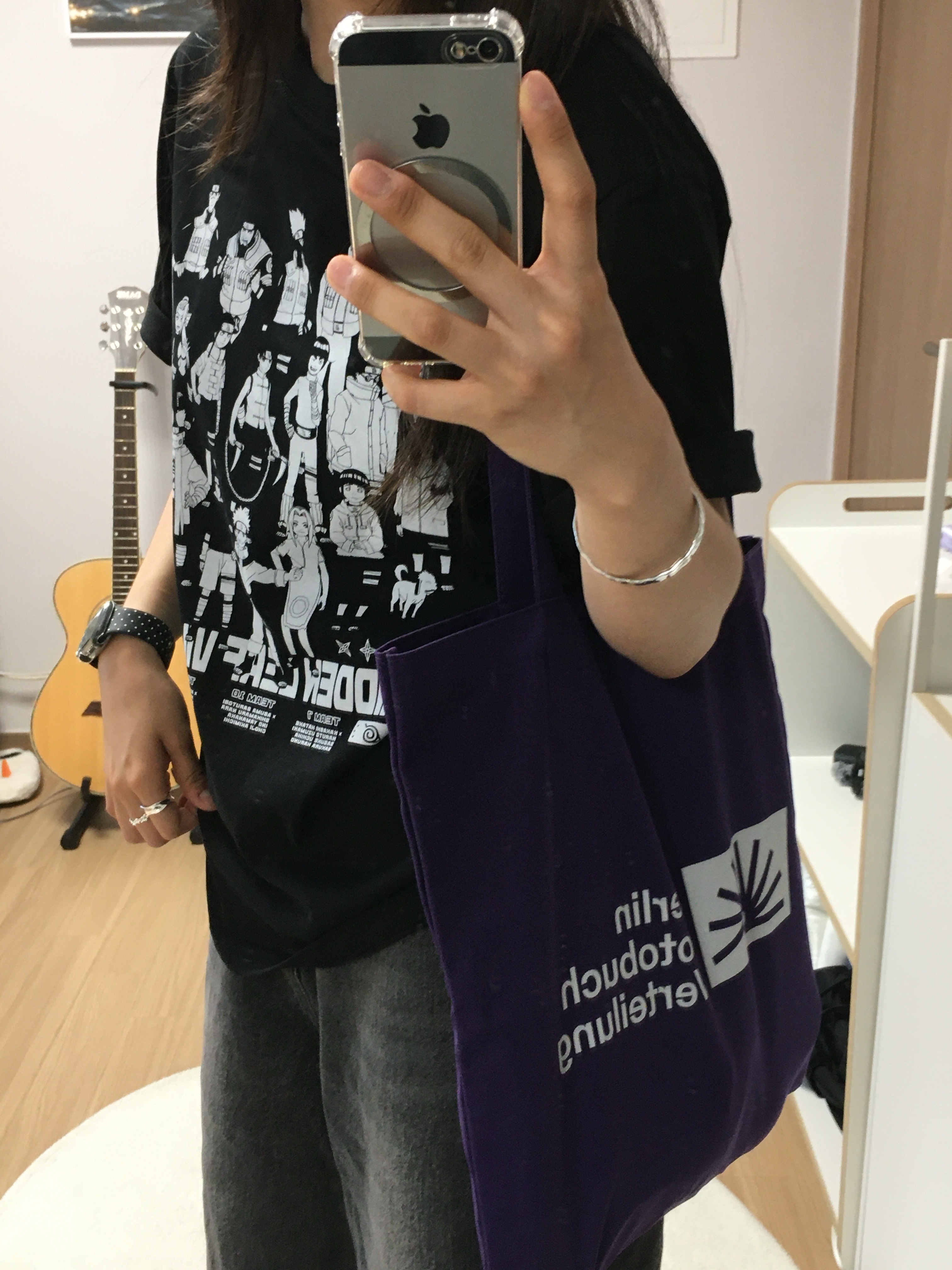 Spao x Naruto Short Sleeve T-Shirt Mix, Berlin Photobook Distribution 002 Bag Purple 착용 스타일 - 2