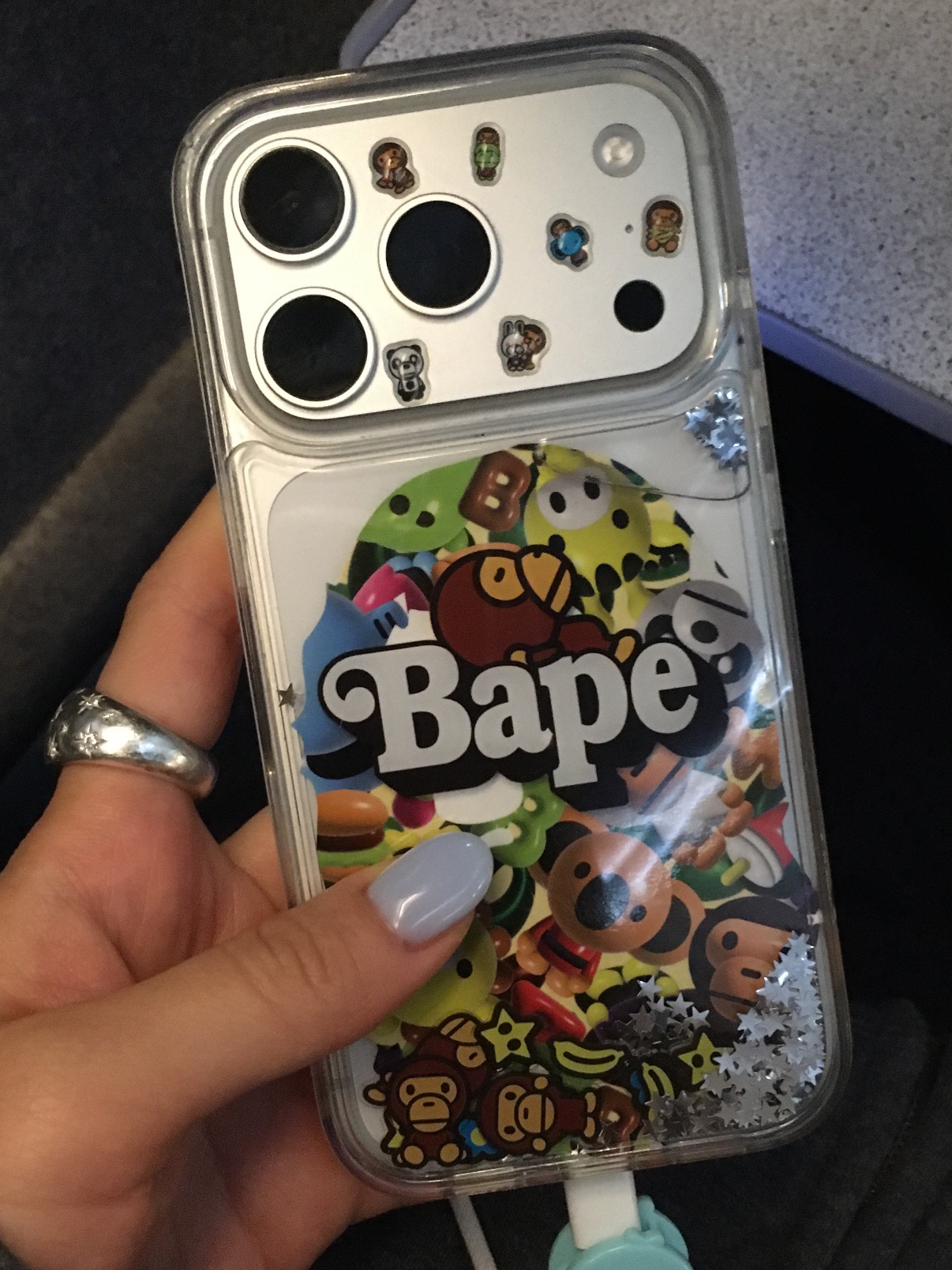 BAPE Baby Milo Store Sticker Set Multi, BAPE Baby Milo Glitter iPhone 17 Pro Case Clear 착용 스타일