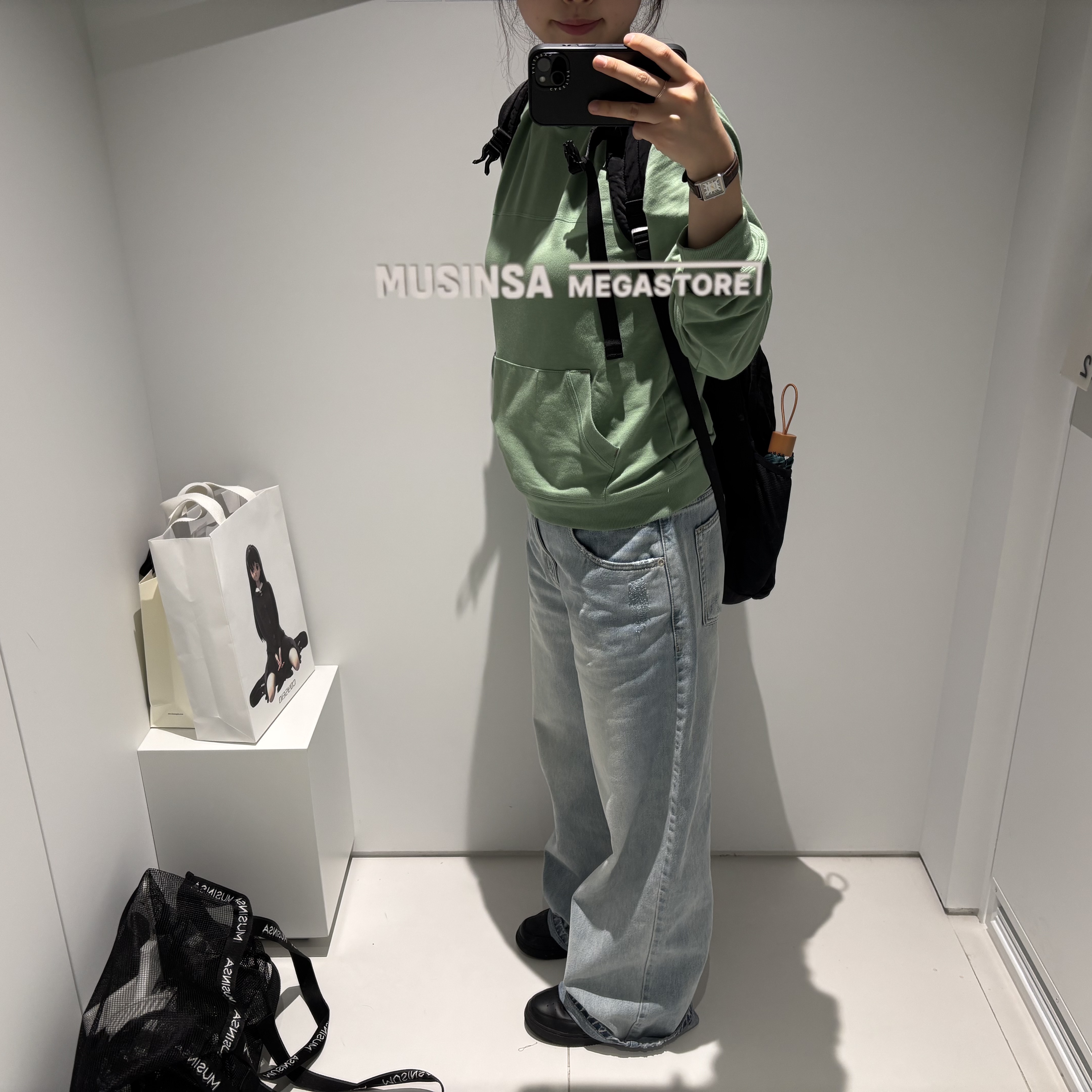 COYSEIO 038 Coverstitch Hoodie Green, Nike Air Force 1 '07 Low Triple Black 착용 스타일