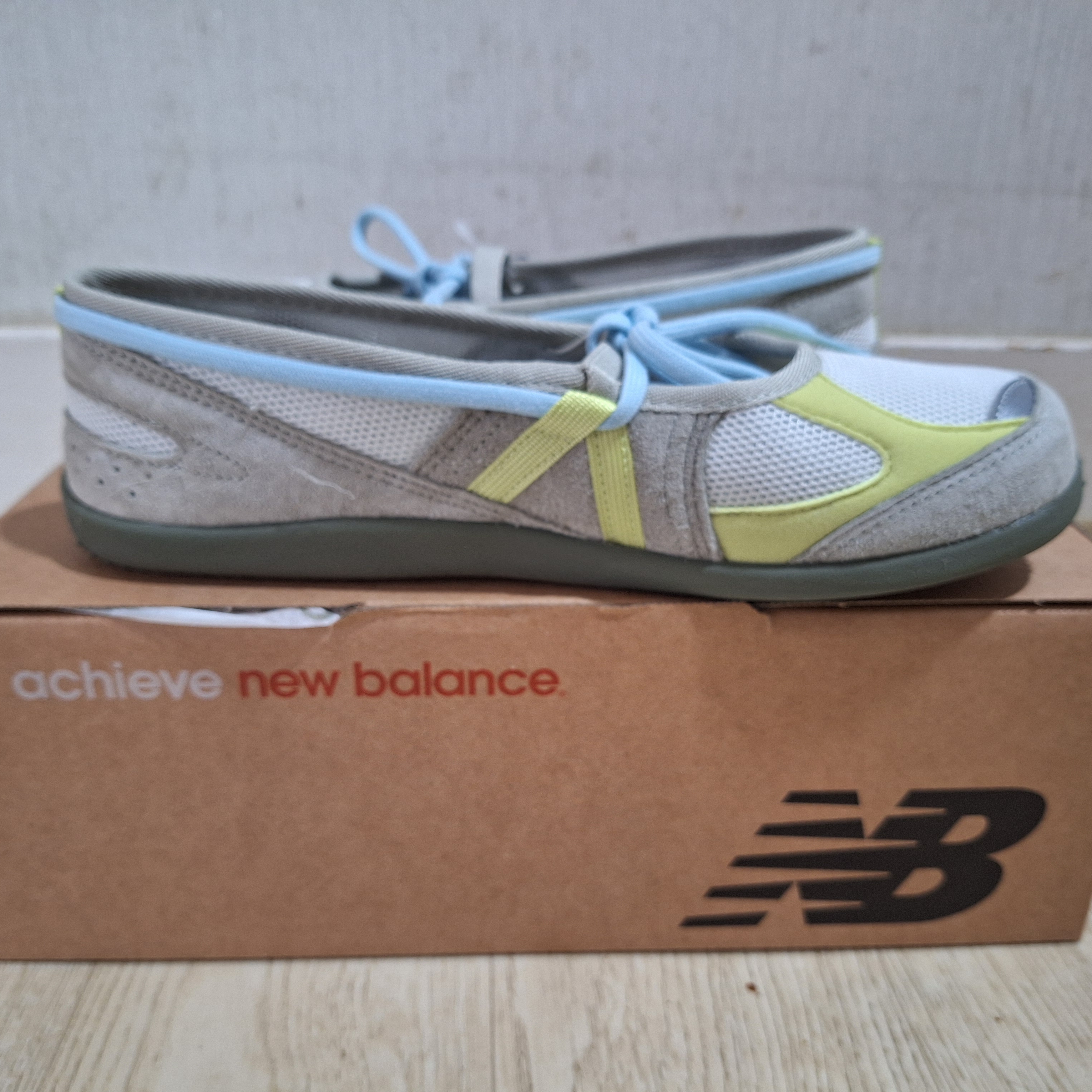 (W) New Balance x Sunlove Flat Breeze SD2601 Light Gray 착용 스타일 - 1