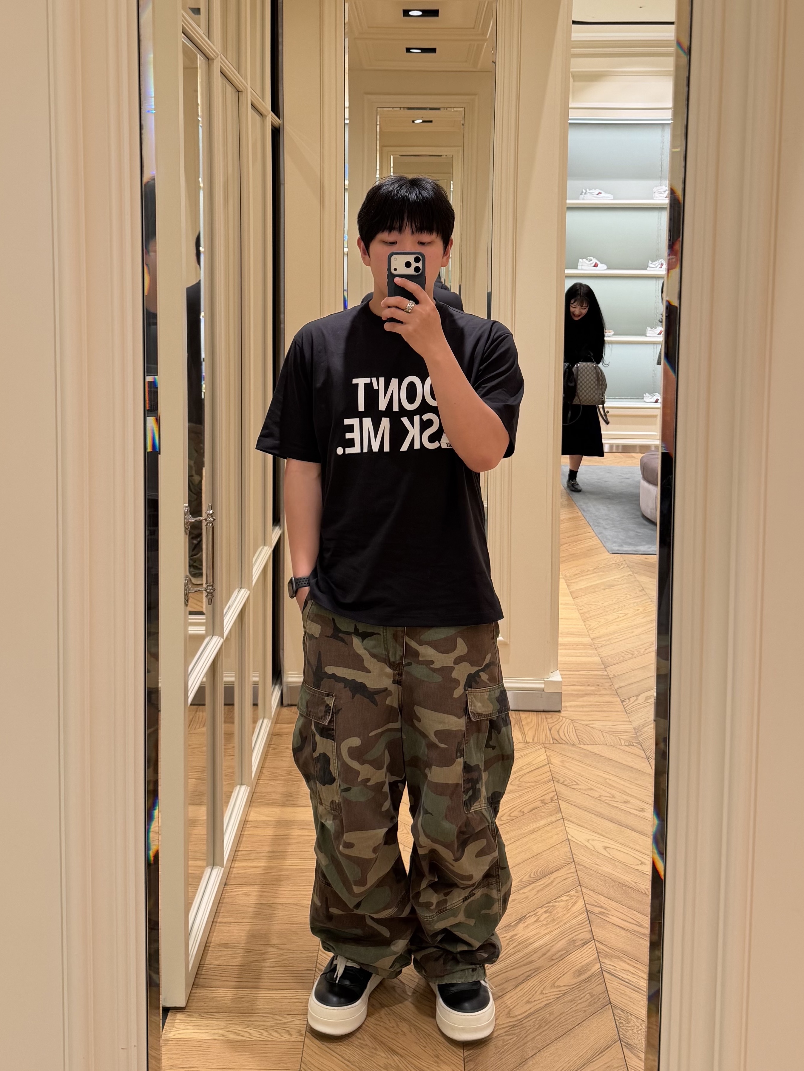 Palace Don't Ask T-Shirt Black - 26SS, Rick Owens Mega Bumper Geobasket Black Milk 착용 스타일