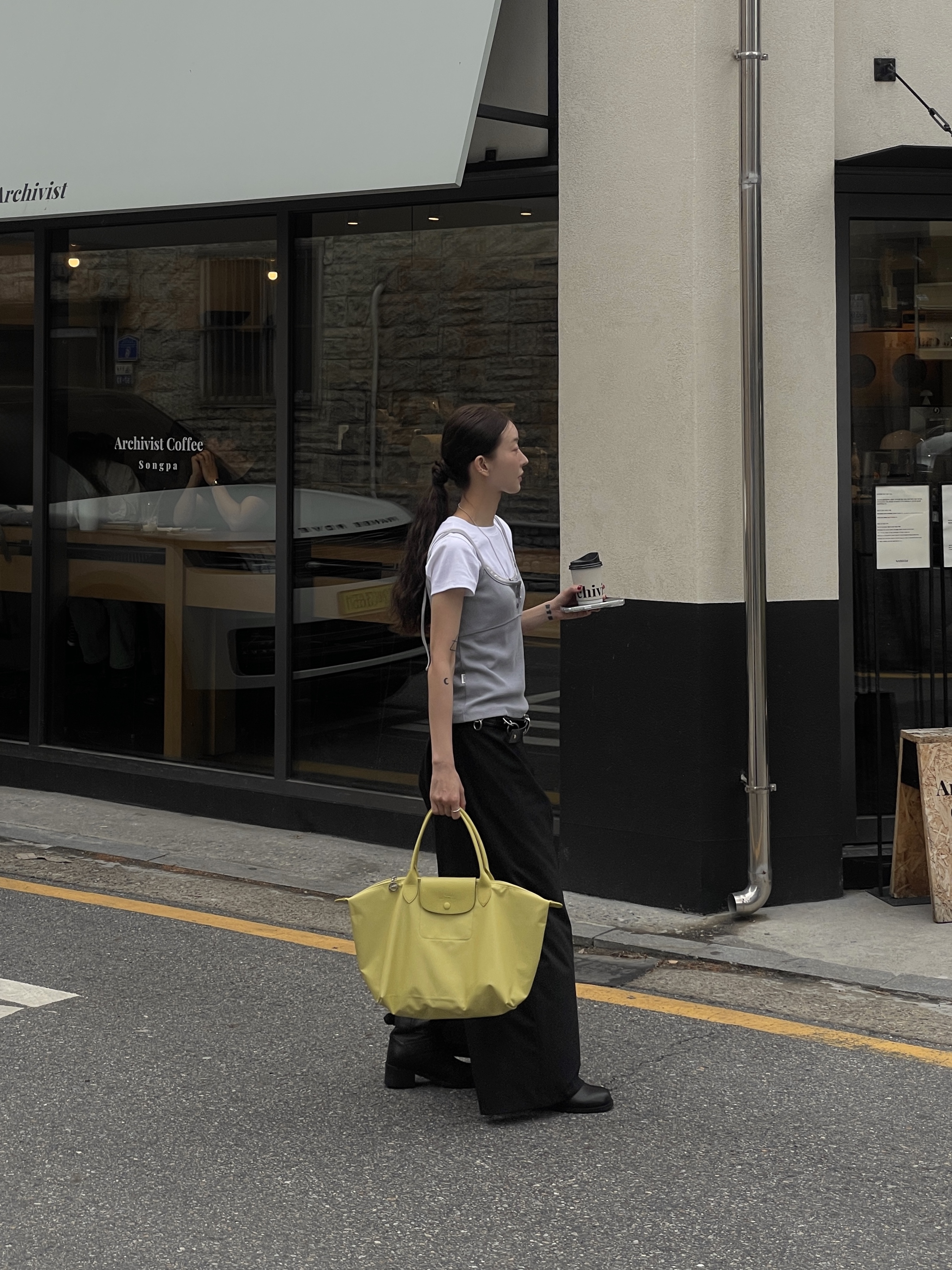Longchamp Le Pliage One L Handbag Lime, Prada Touch Cream to Powder Color P72 Dahlia 착용 스타일 - 8