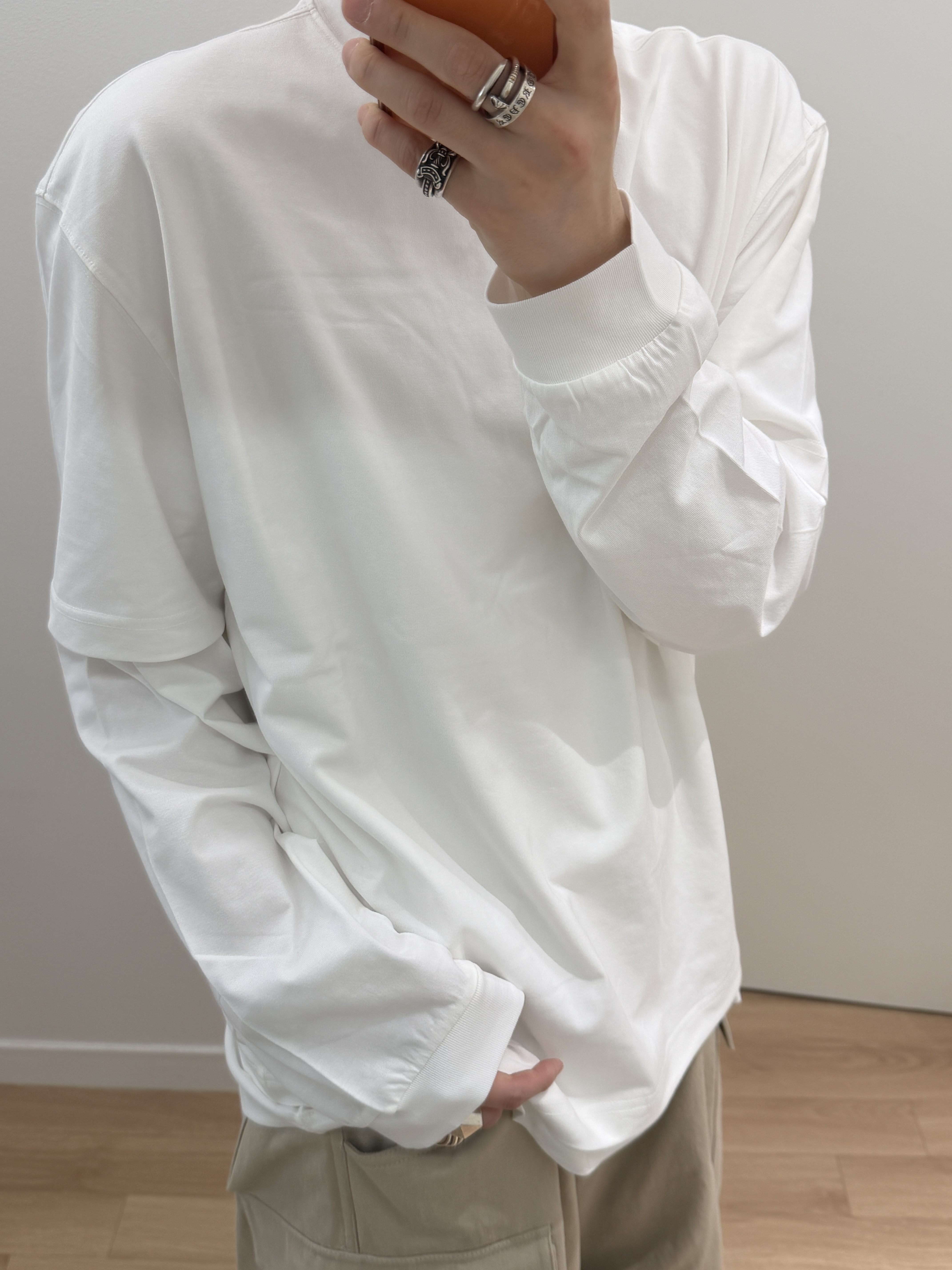 Nonnod Side Zip Cargo Pants Beige 착용 스타일 - 3