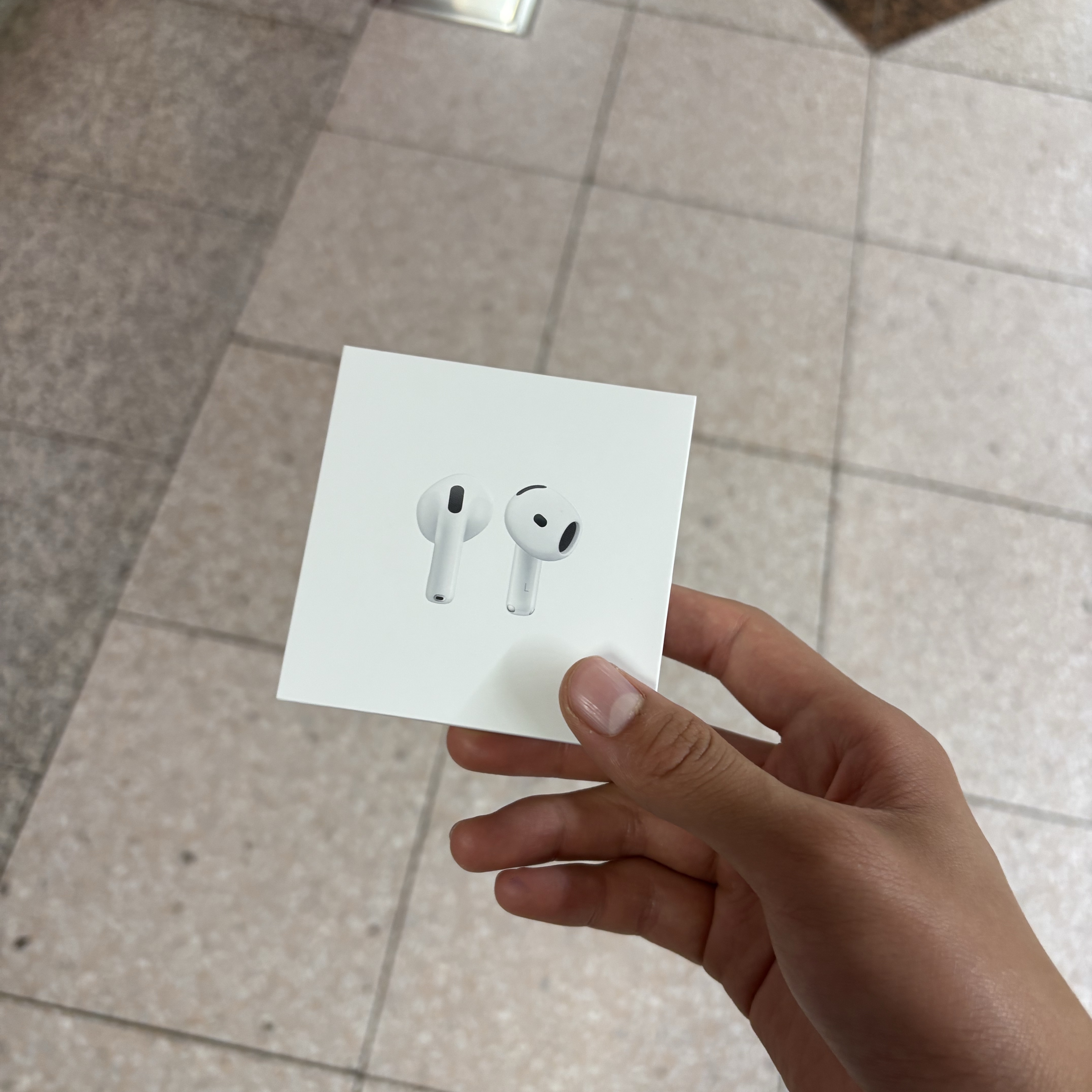 Apple Airpods 4th Gen (Korean Ver.) 착용 스타일