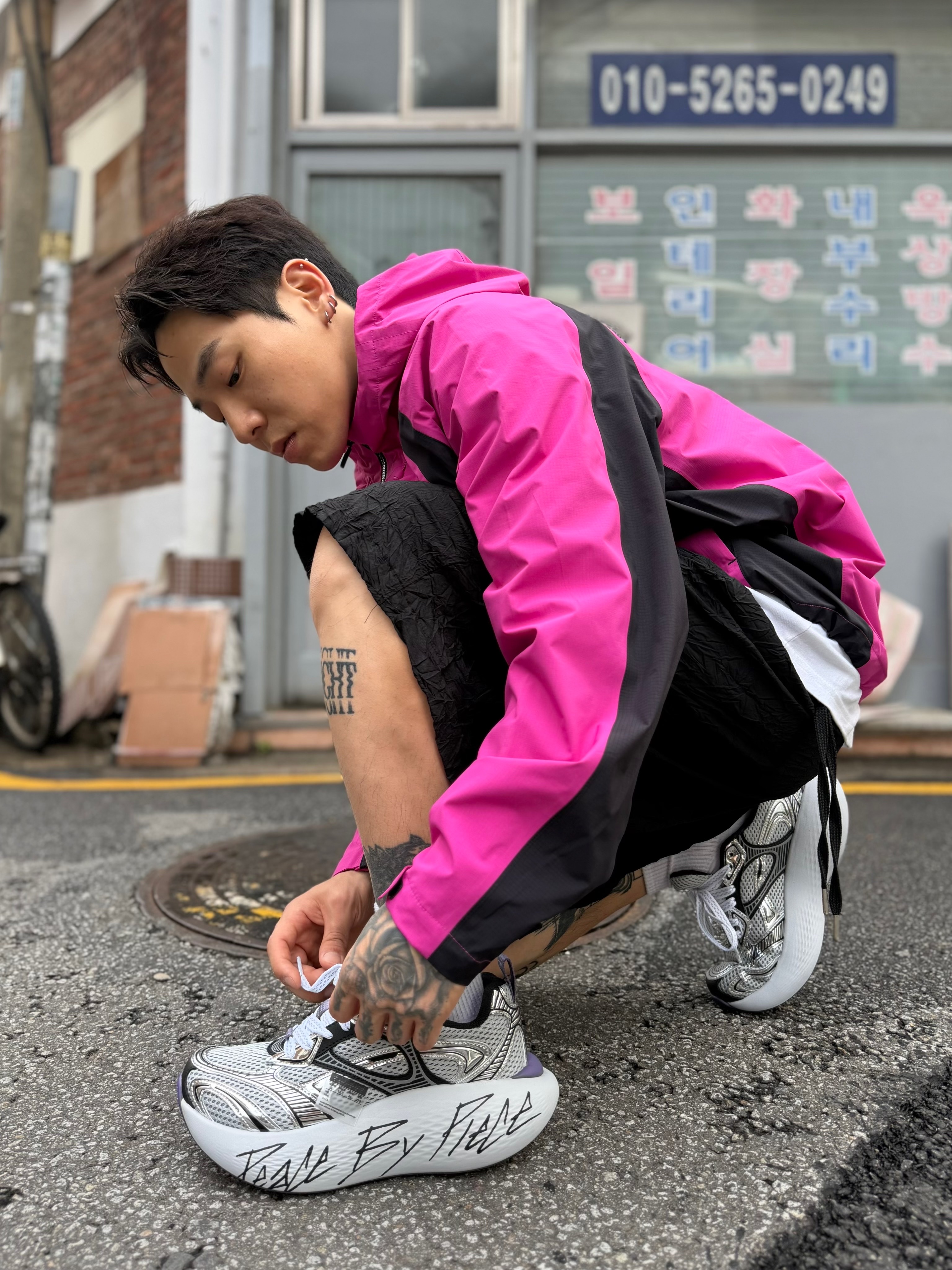 Wapworks Crease Baggy Shorts 착용 스타일 - 5